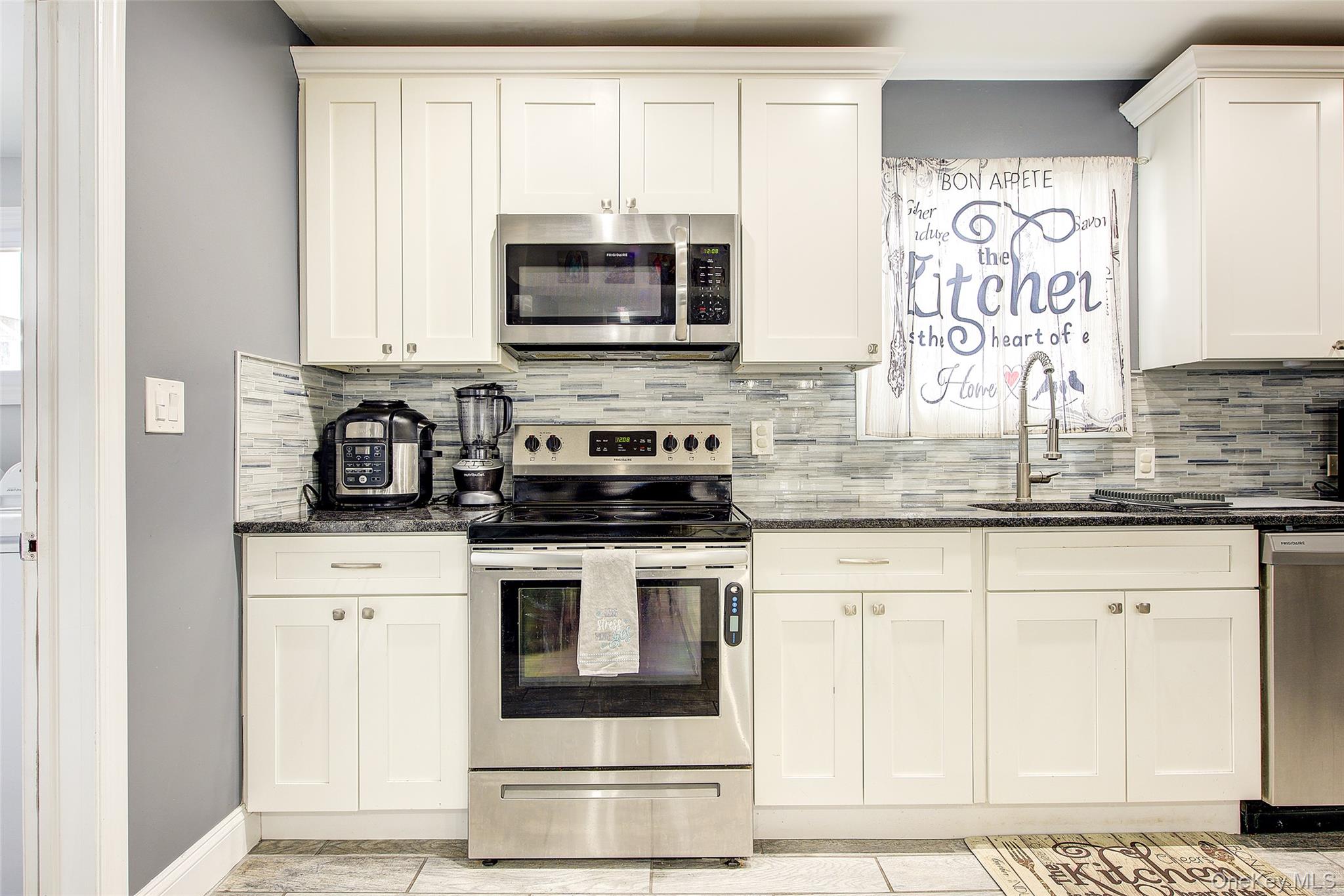 #13 photo, 1031 Jefferson Street, Baldwin , NY 11510