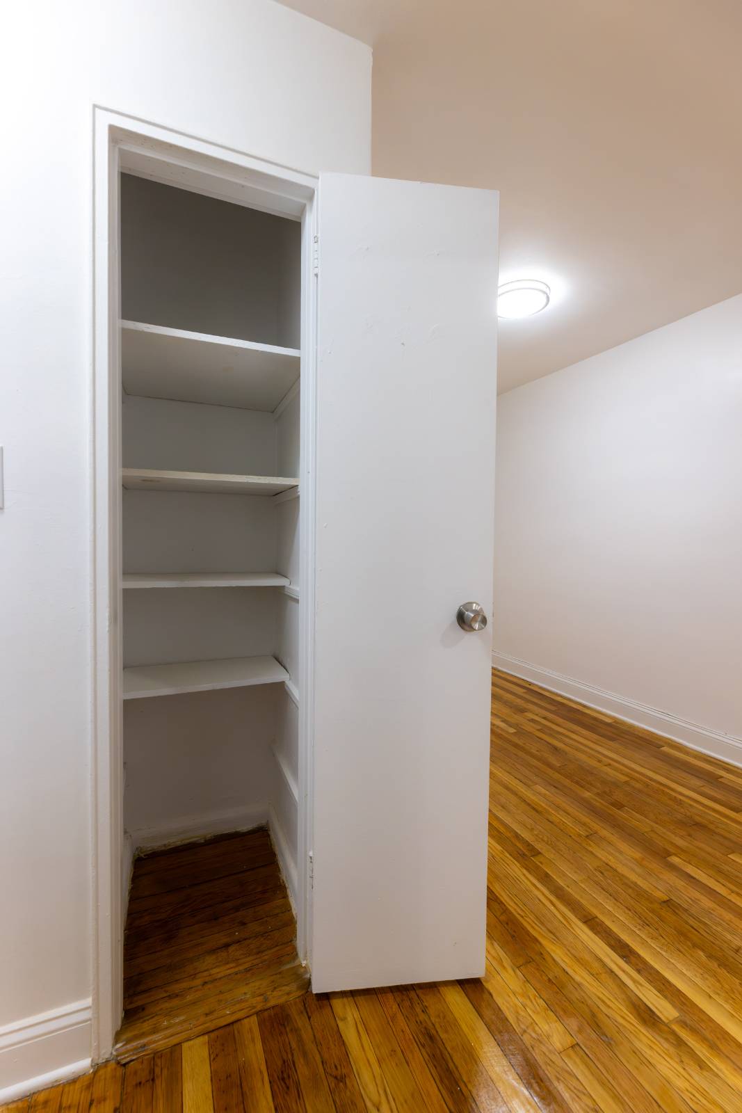 #13 photo, 131-11 Kew Gardens Road, #4E, كوينز Richmond Hill , NY 11418