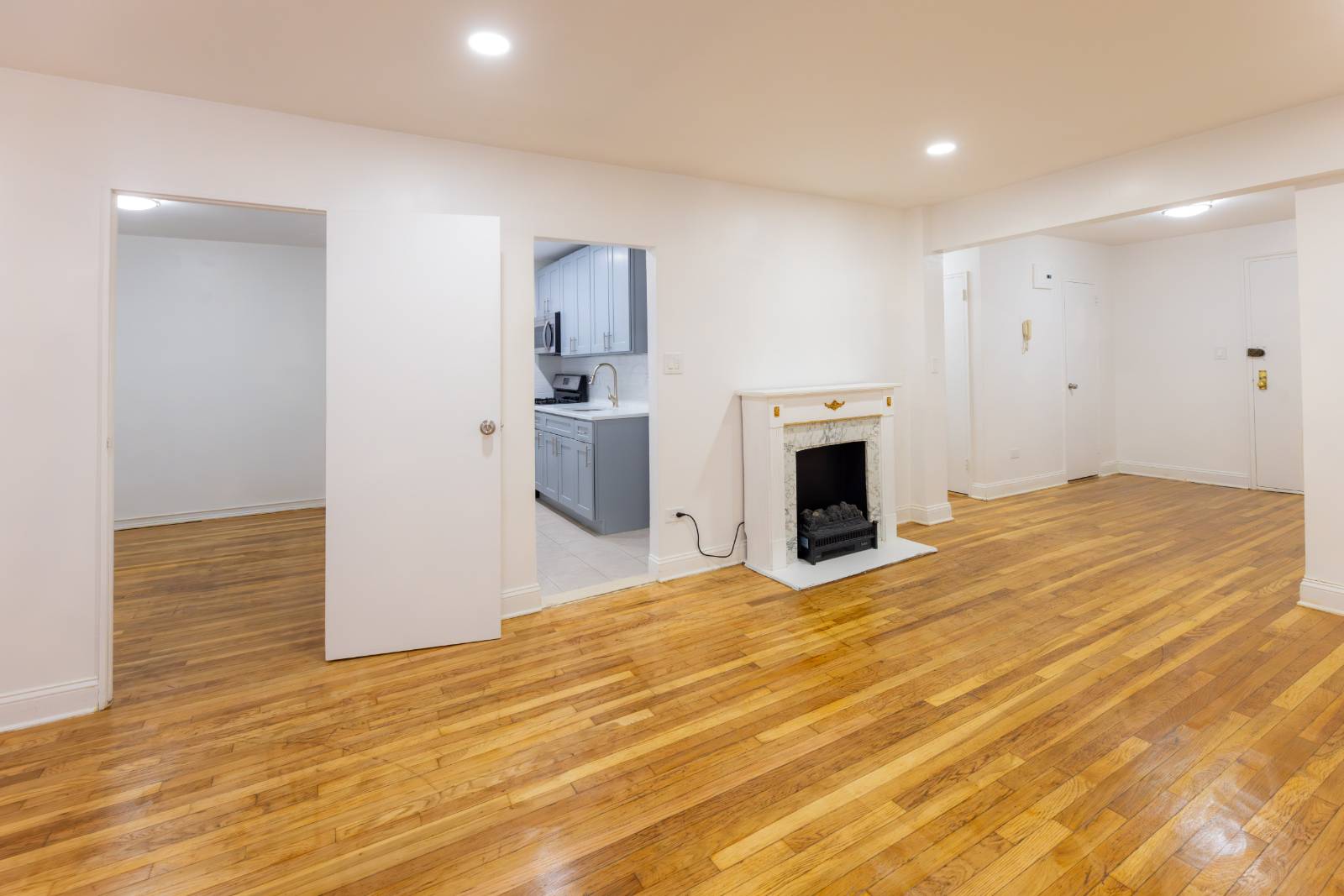 #5 photo, 131-11 Kew Gardens Road, #4E, كوينز Richmond Hill , NY 11418