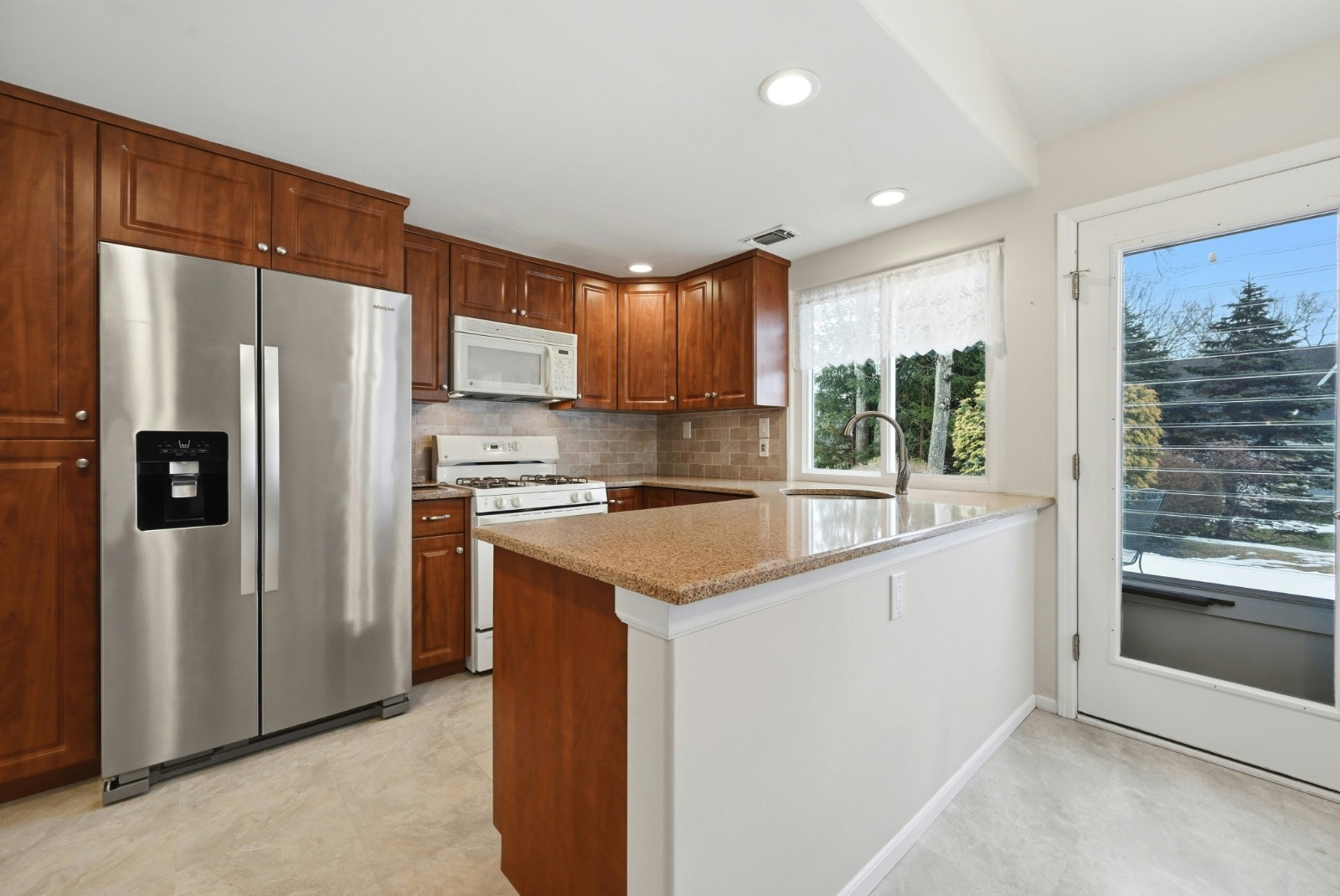 #10 photo, 2 Kismet Court, Ridge , NY 11961