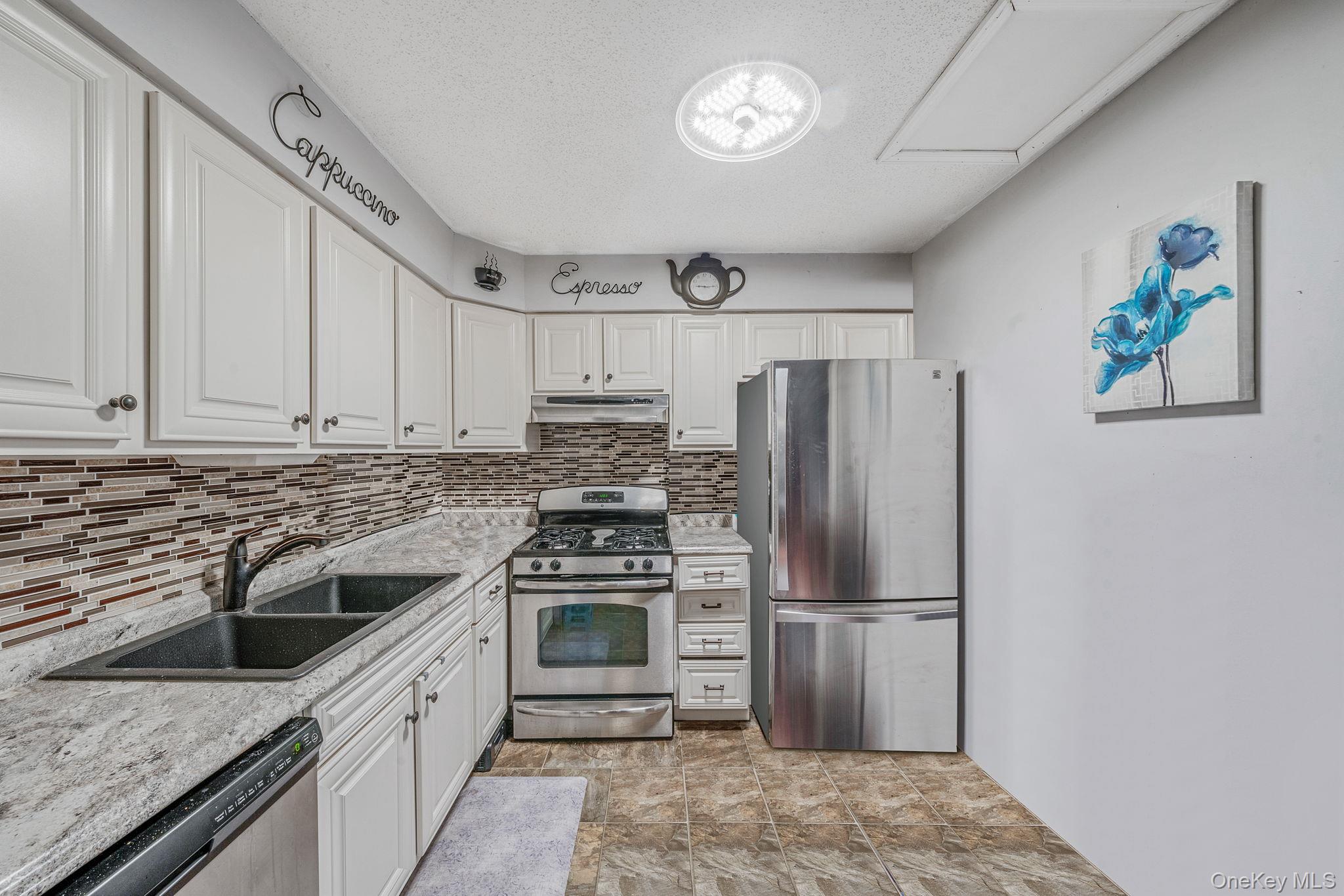 #11 photo, 485 Essex Street, Brooklyn , NY 11208