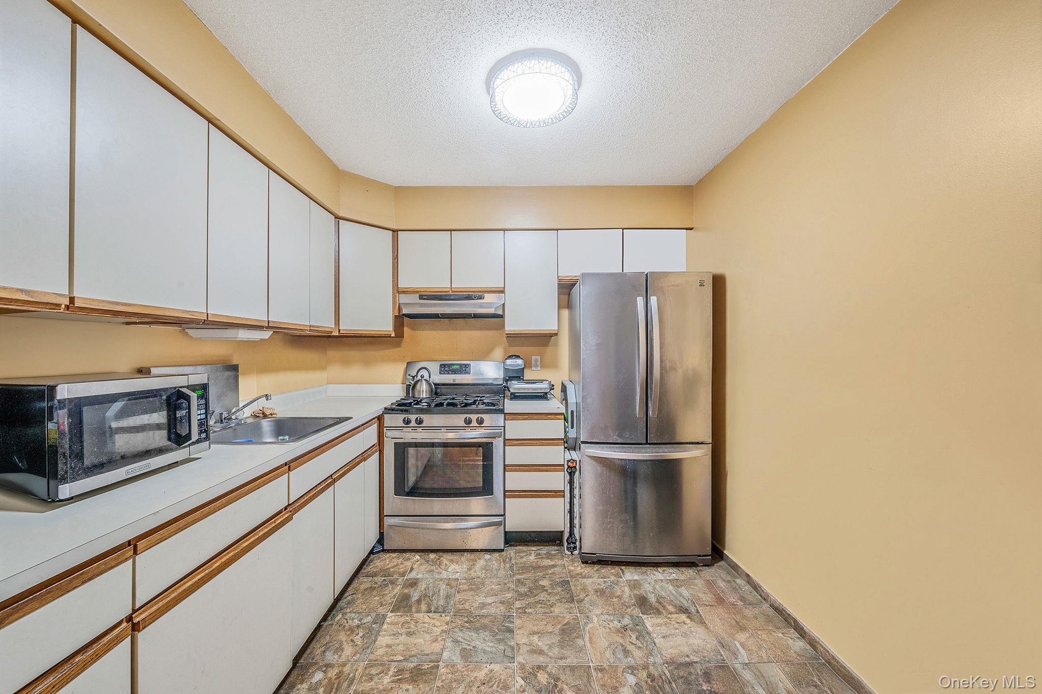 #18 photo, 485 Essex Street, Brooklyn , NY 11208