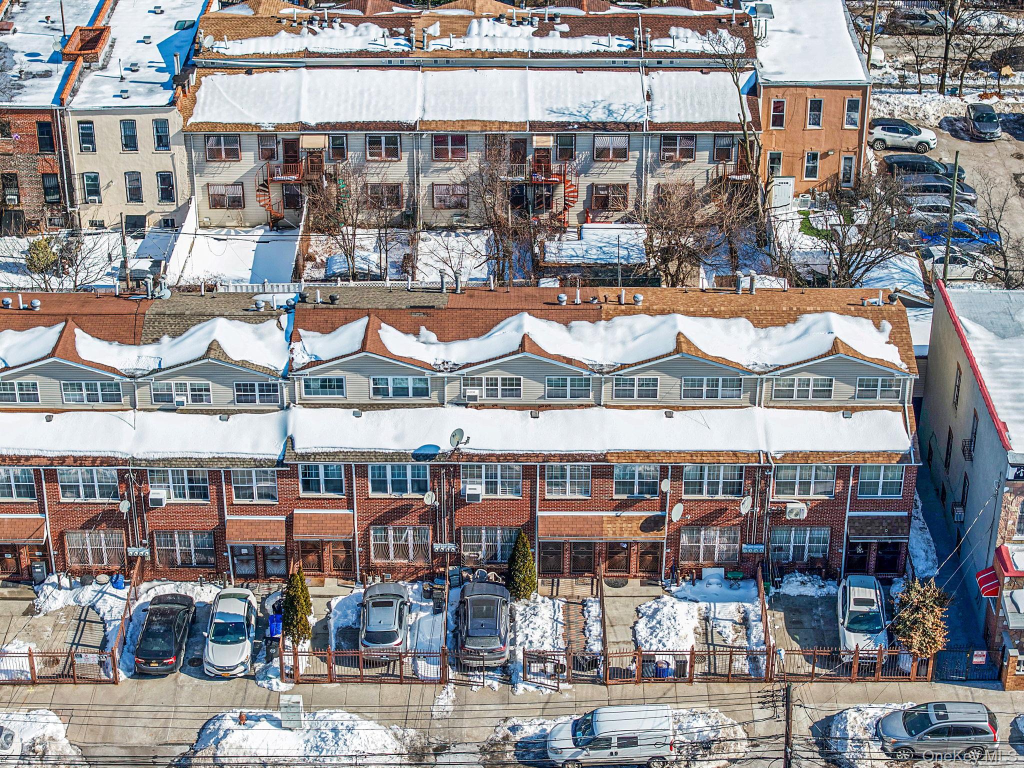 #3 photo, 485 Essex Street, Brooklyn , NY 11208