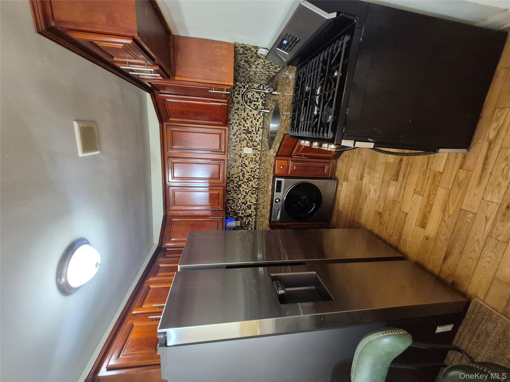 #1 photo, 923 E 227th Street, Bronx , NY 10466