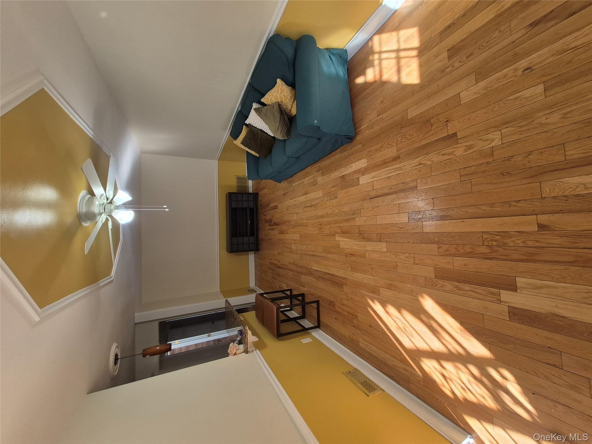 #2 photo, 923 E 227th Street, Bronx , NY 10466