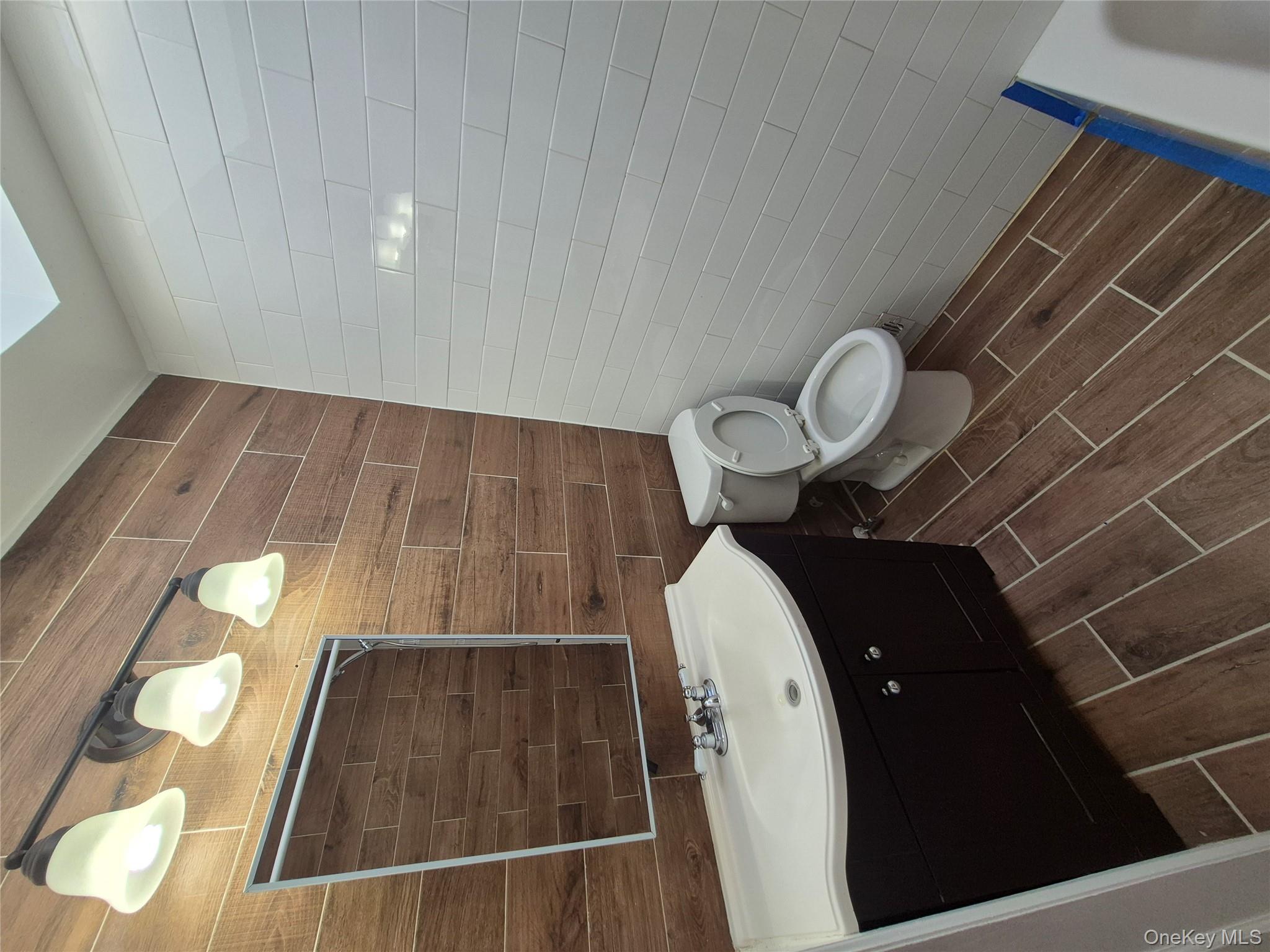 #3 photo, 923 E 227th Street, Bronx , NY 10466