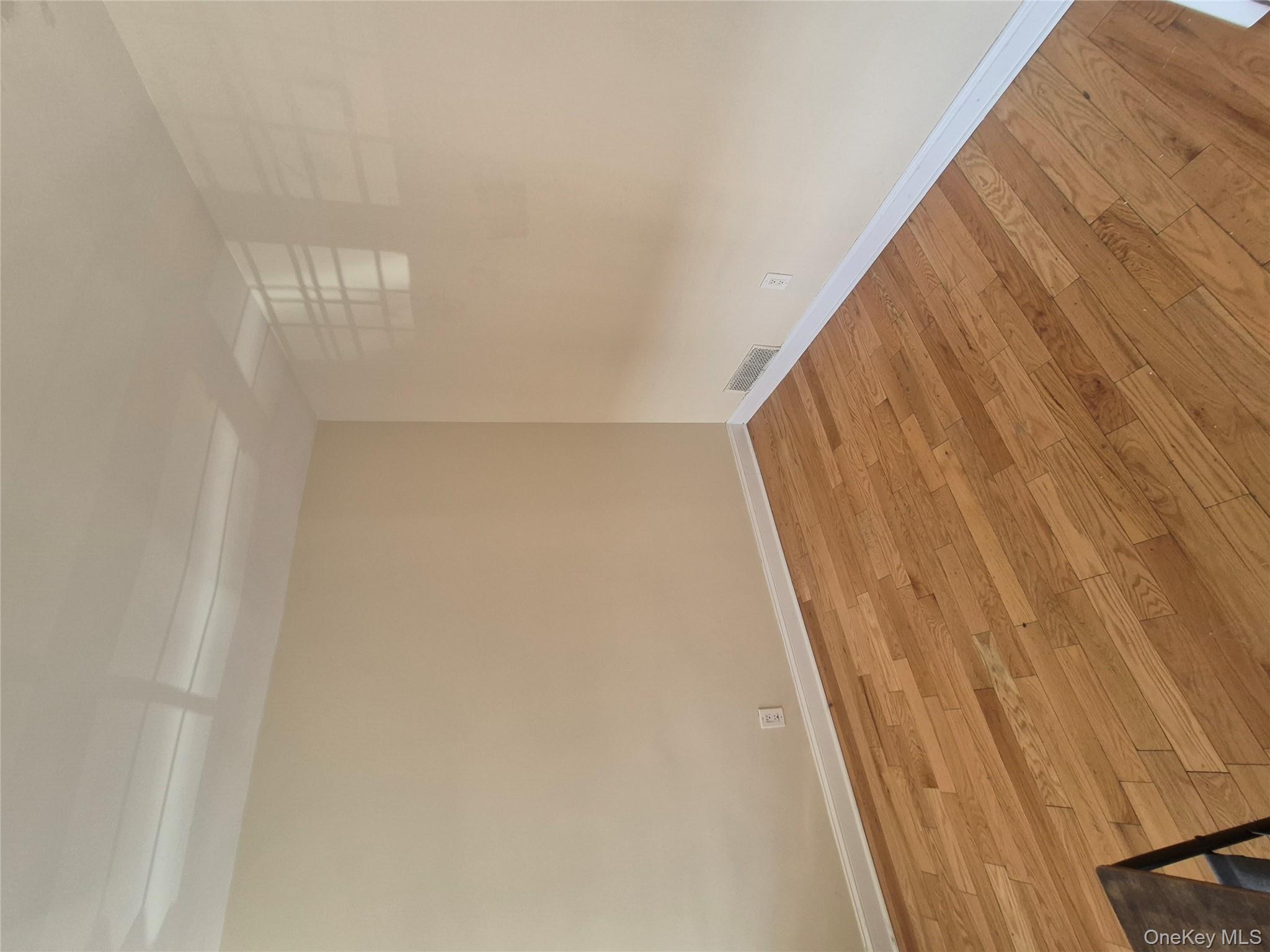 #5 photo, 923 E 227th Street, Bronx , NY 10466