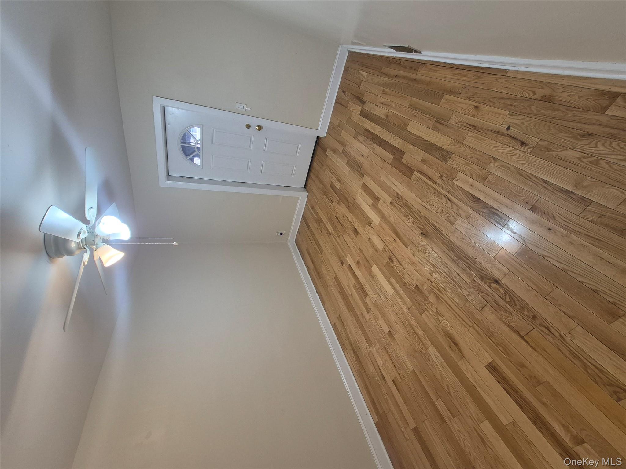 #7 photo, 923 E 227th Street, Bronx , NY 10466