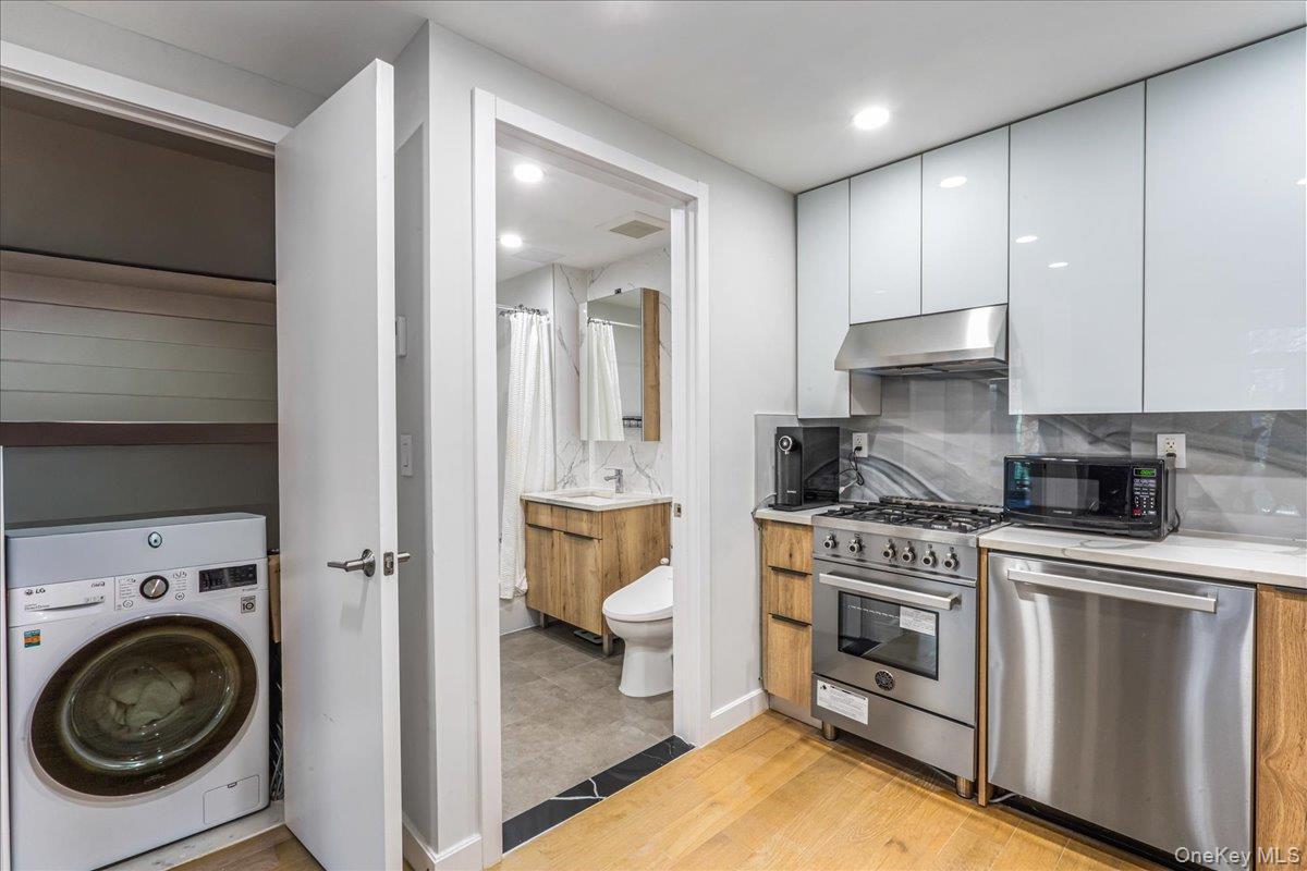 #4 photo, 2809 39th Avenue, Long Island City , NY 11101