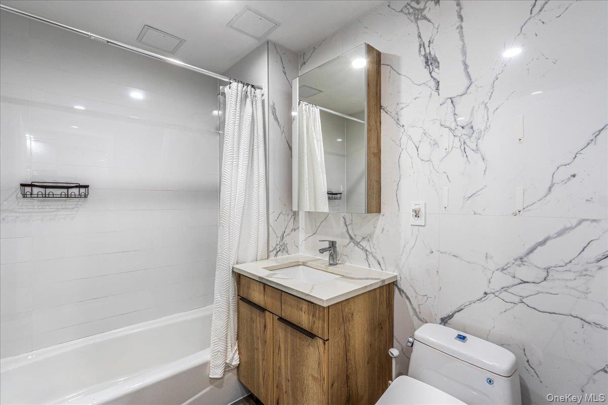 #6 photo, 2809 39th Avenue, Long Island City , NY 11101