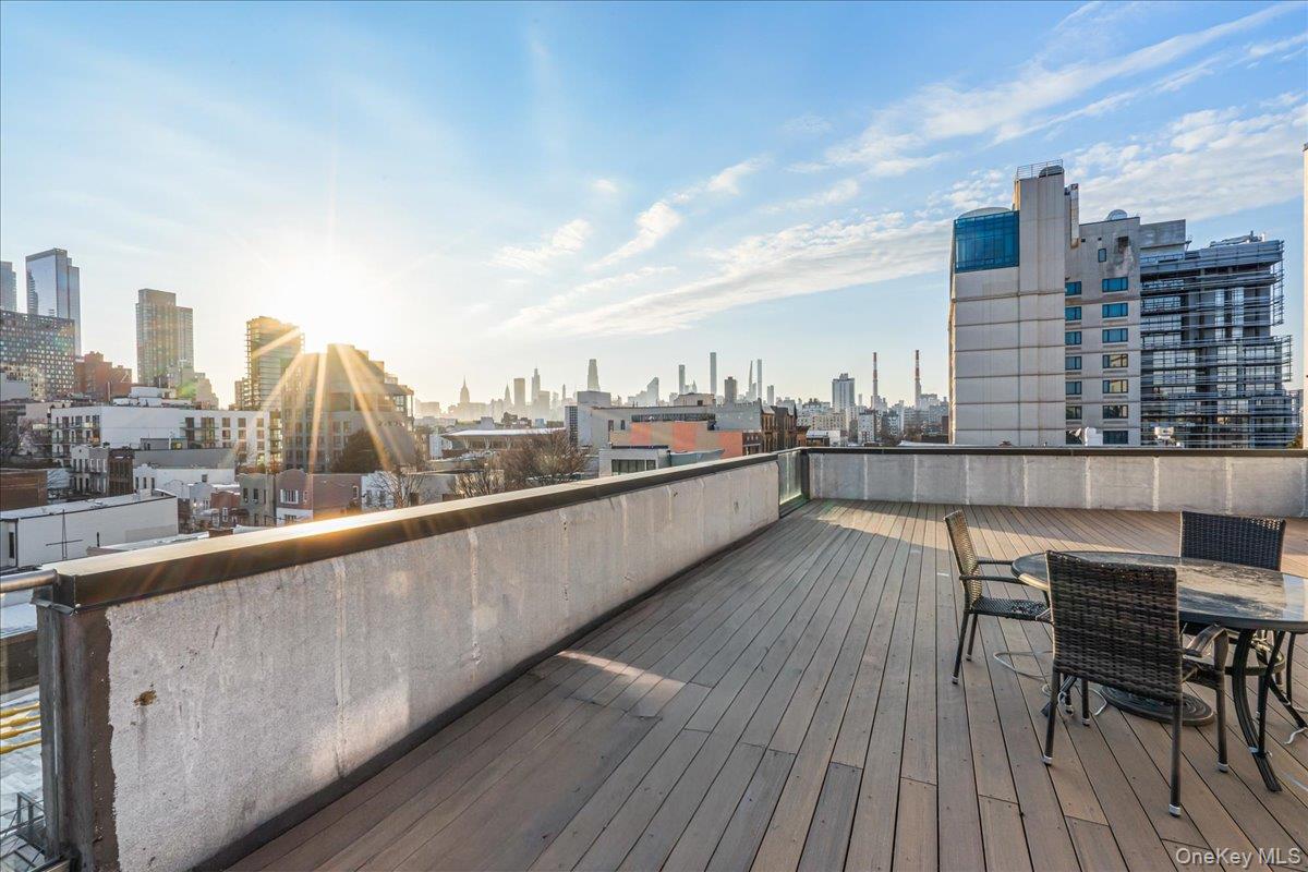 #8 photo, 2809 39th Avenue, Long Island City , NY 11101