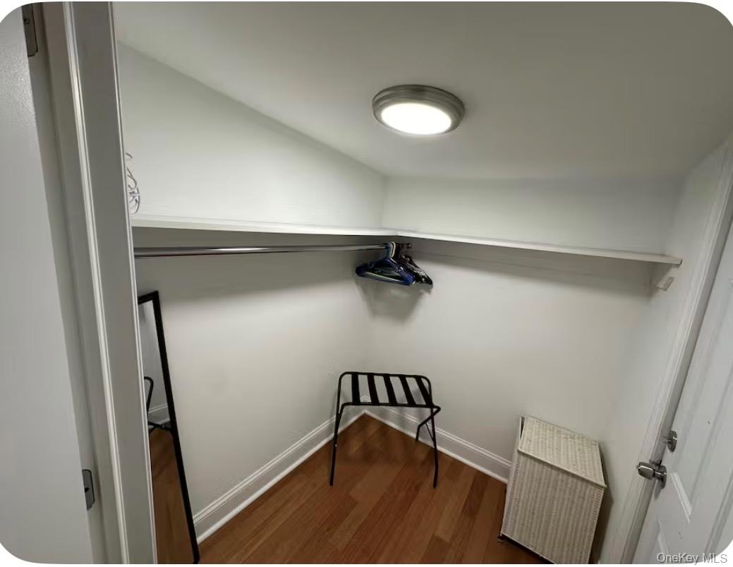 #12 photo, 40-09 23rd Avenue, কুইন্‌স Astoria , NY 11105