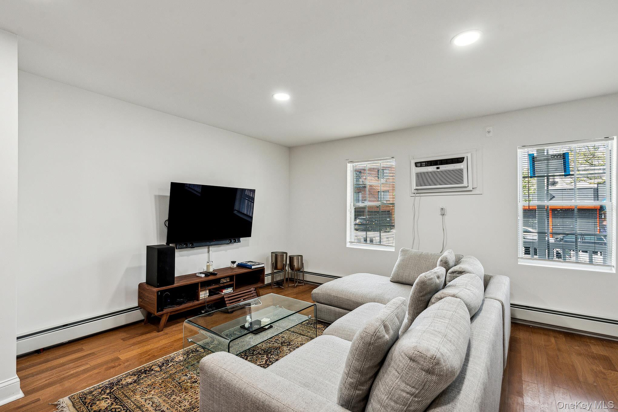 #7 photo, 40-09 23rd Avenue, কুইন্‌স Astoria , NY 11105