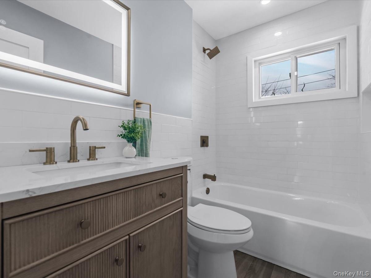 #12 photo, 4057 Eve Drive, Нассау ‖ Seaford , NY 11783