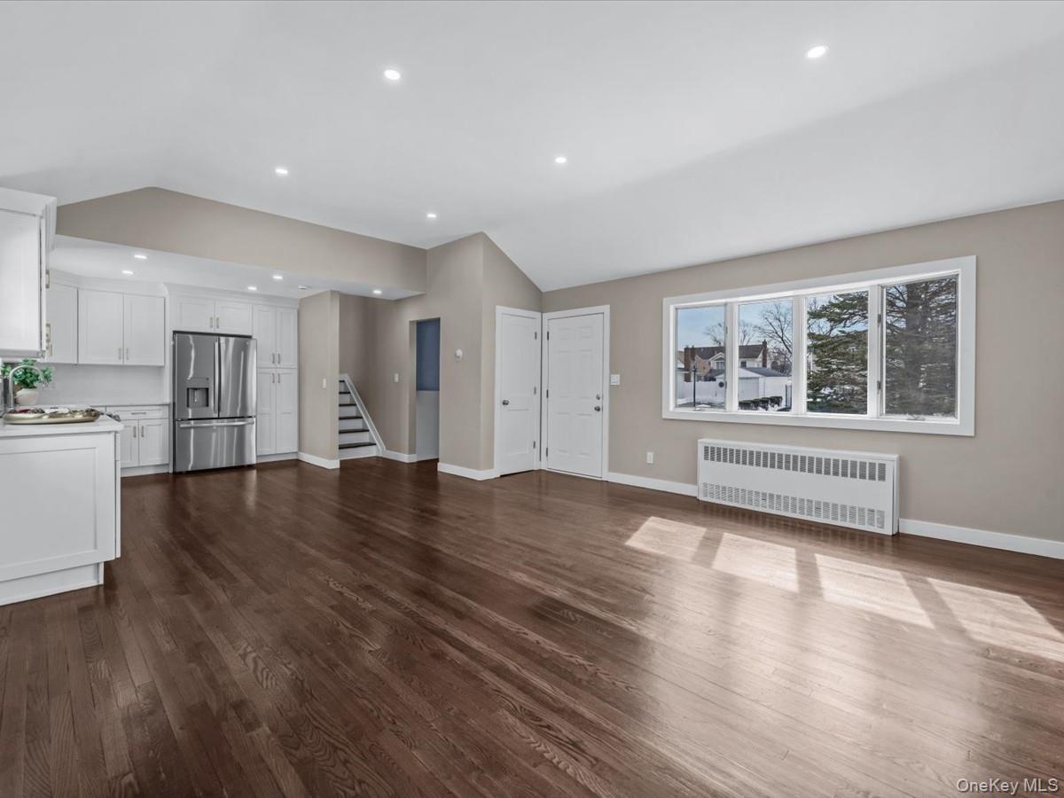 #3 photo, 4057 Eve Drive, Нассау ‖ Seaford , NY 11783