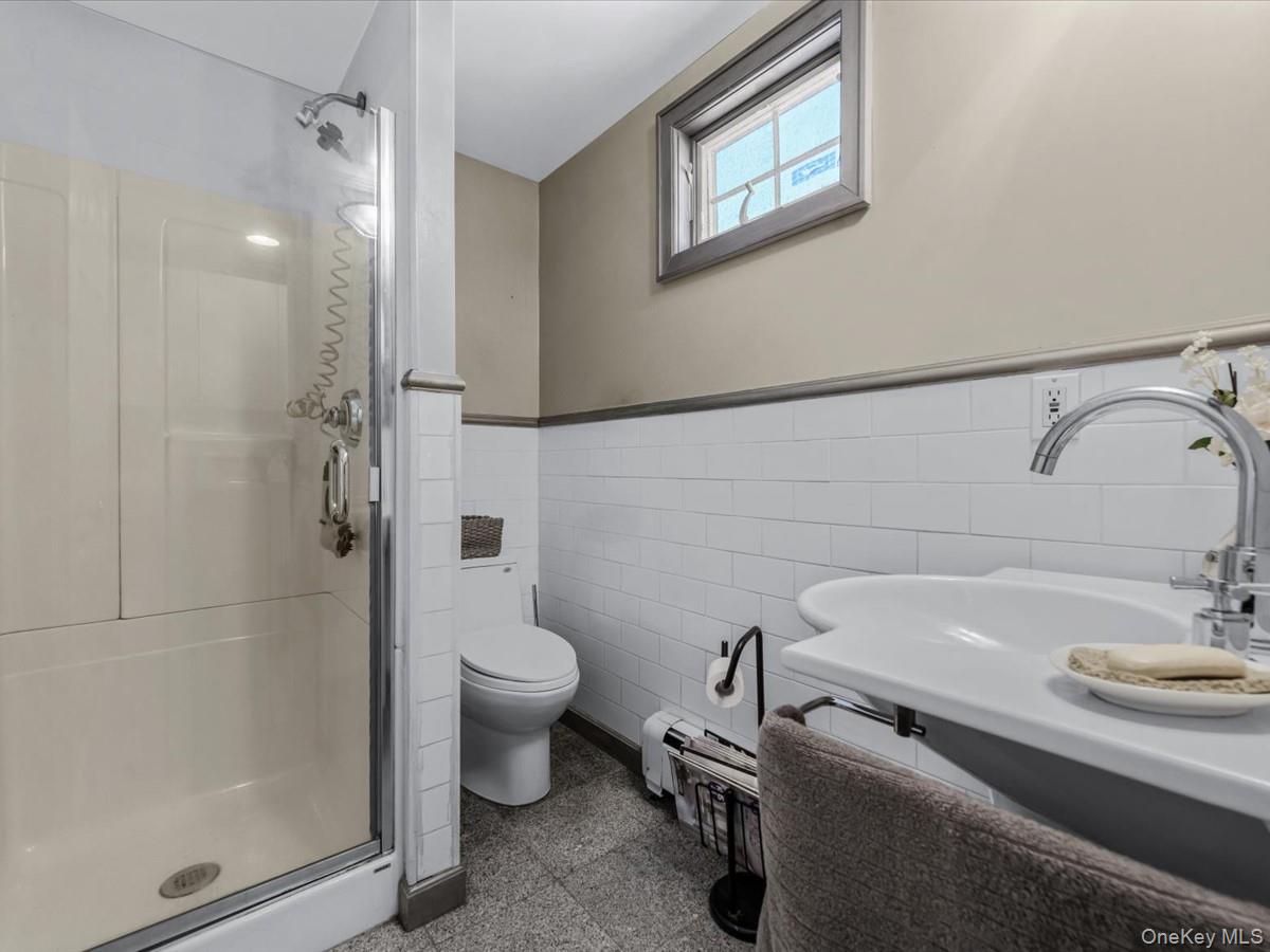 #10 photo, 180 N Wantagh Avenue, Bethpage , NY 11714