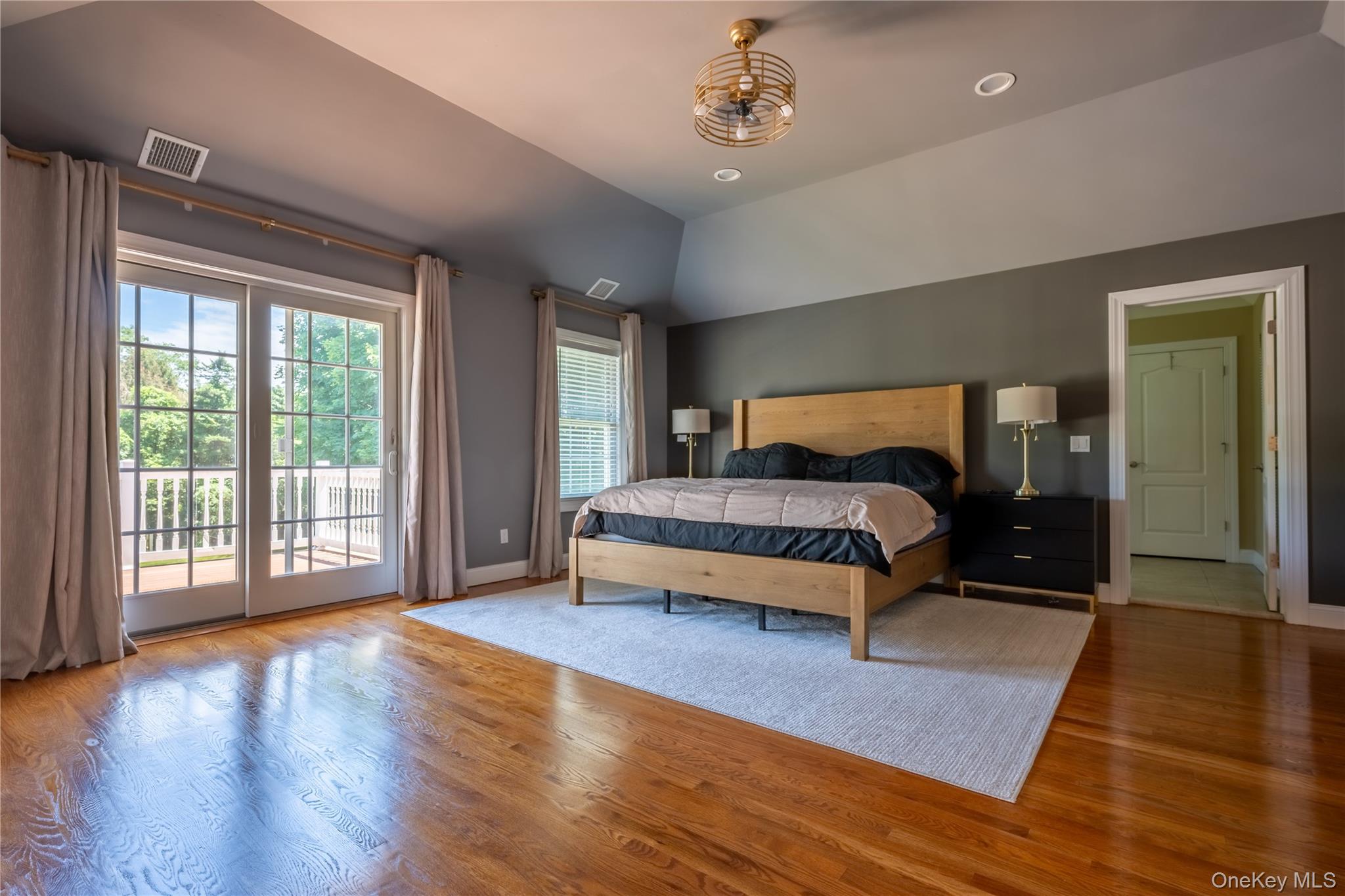 #15 photo, 50A S Phillips Avenue, מחוז סאפוק Remsenburg , NY 11960