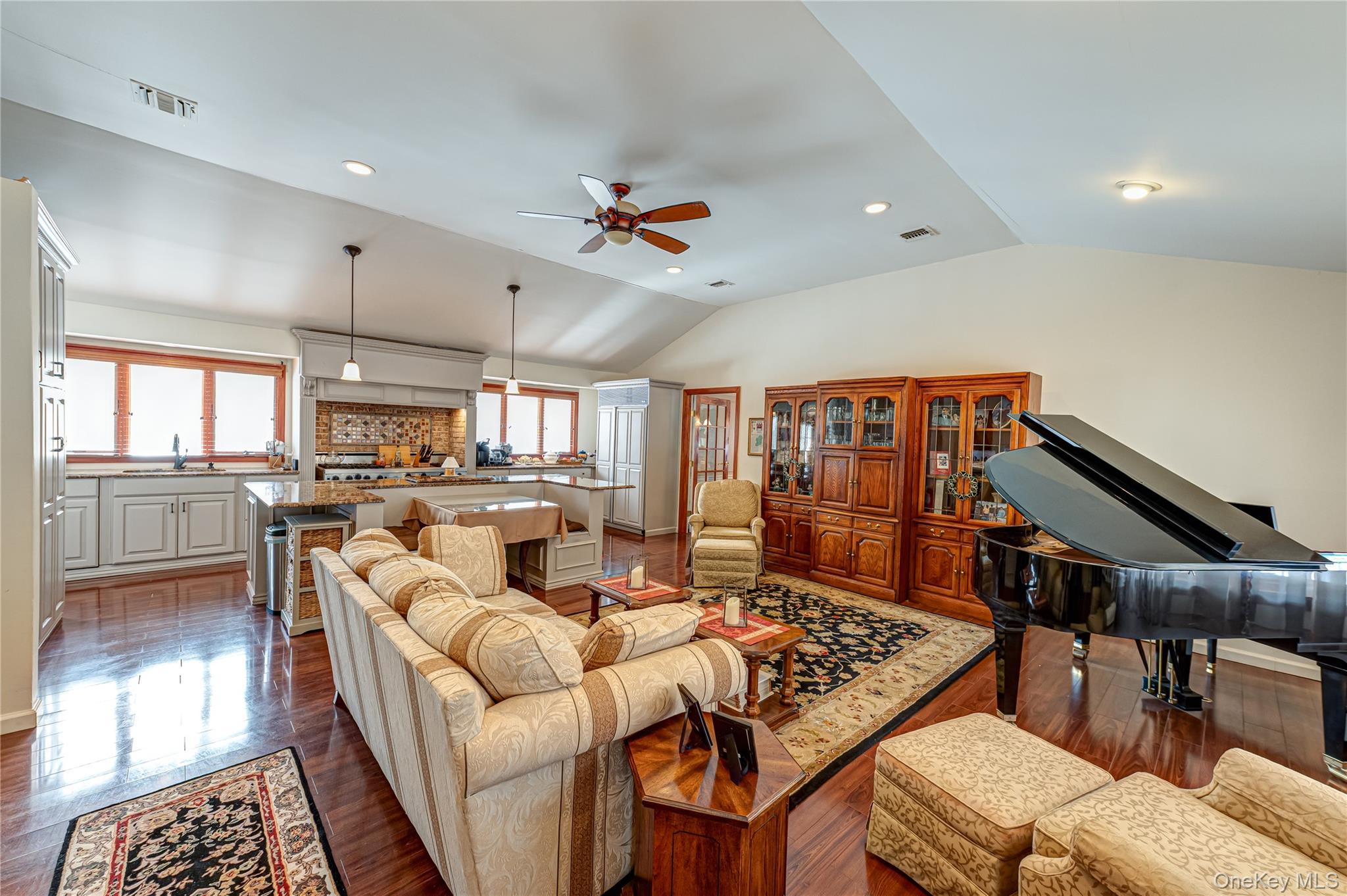 #12 photo, 9 Storybook Lane, 롱 아일랜드 Saint James , NY 11780