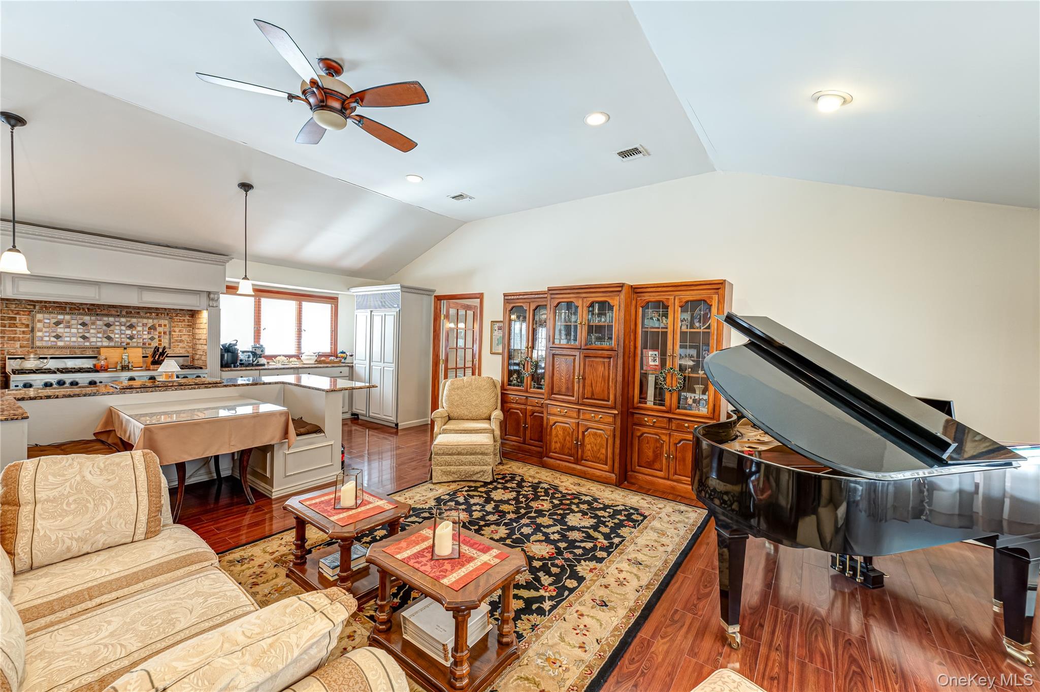 #13 photo, 9 Storybook Lane, 롱 아일랜드 Saint James , NY 11780