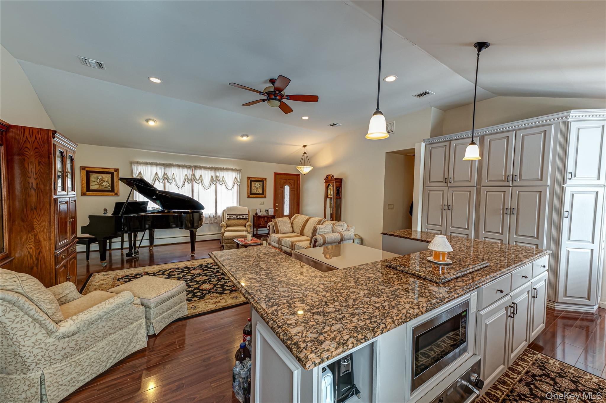 #15 photo, 9 Storybook Lane, 롱 아일랜드 Saint James , NY 11780