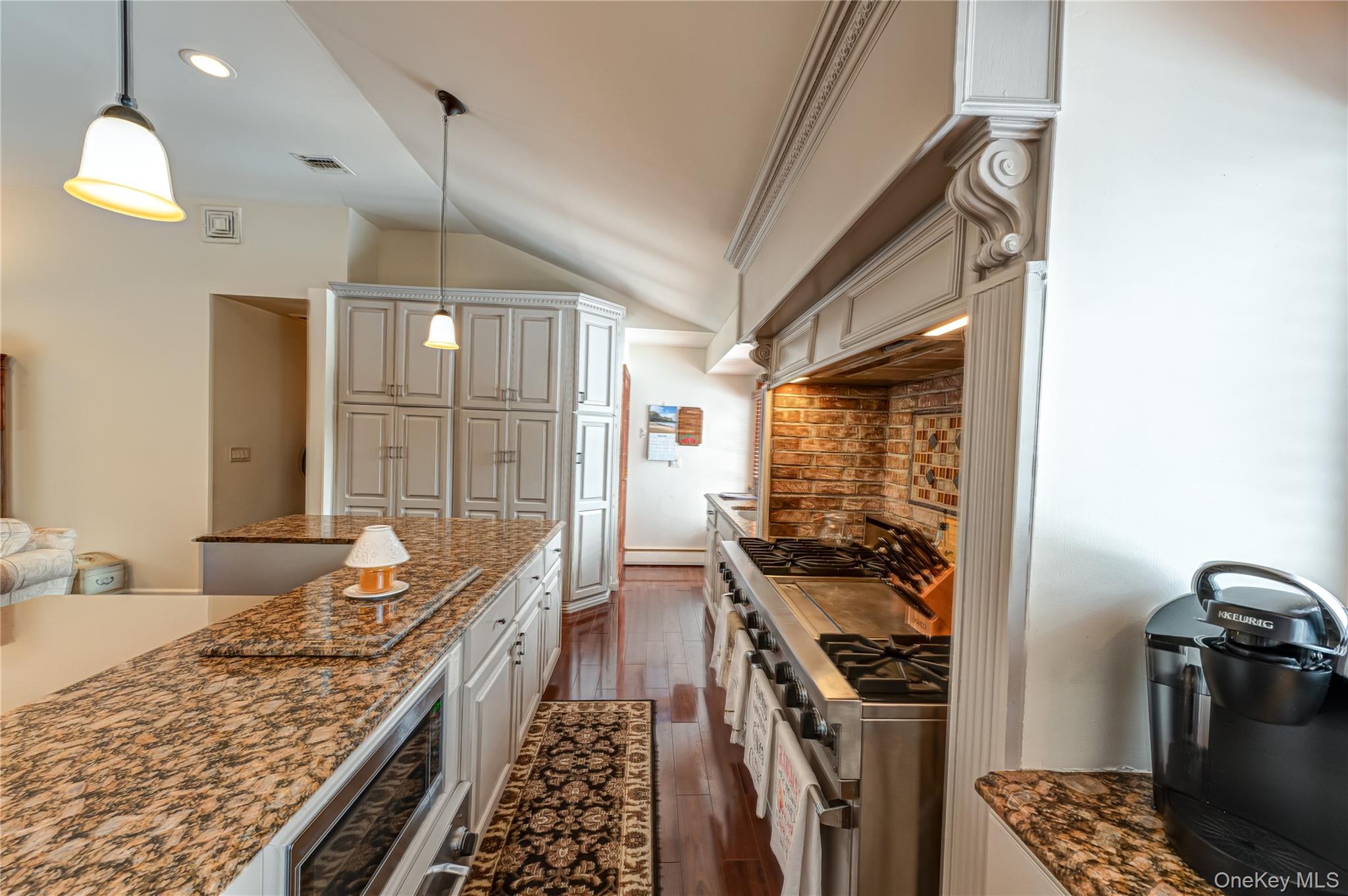 #16 photo, 9 Storybook Lane, 롱 아일랜드 Saint James , NY 11780