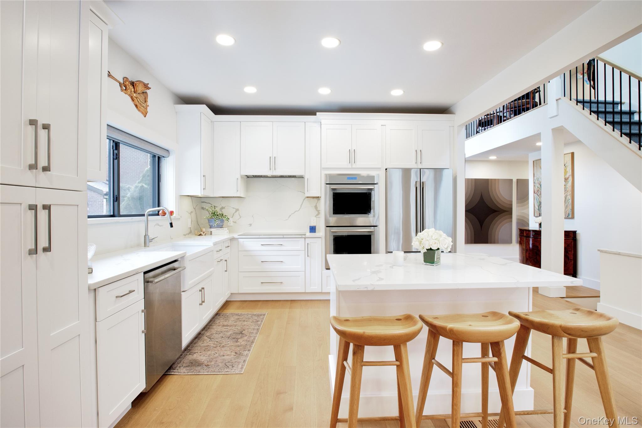 #8 photo, 6 Frost Pond Drive, Roslyn , NY 11576