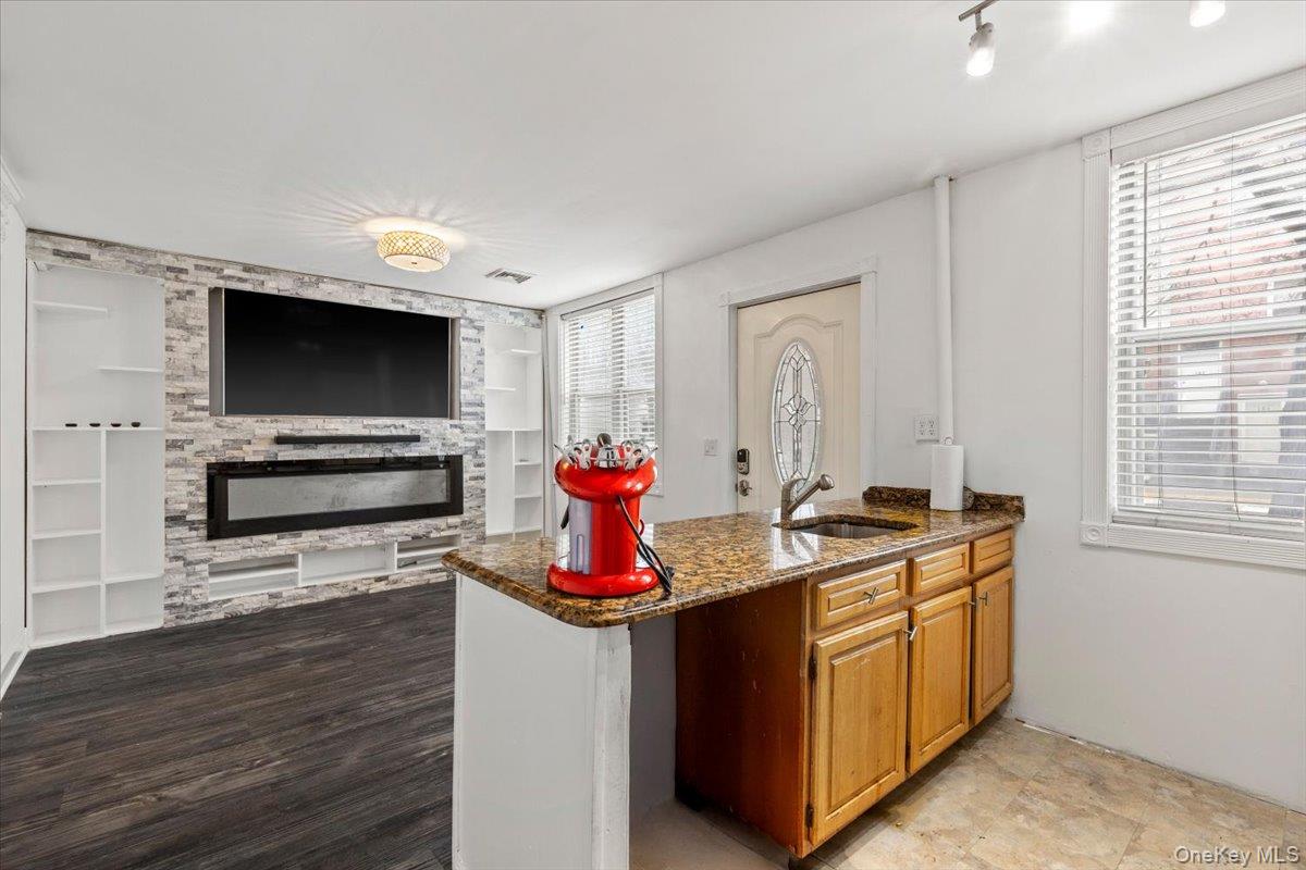 #10 photo, 233 Sunset Boulevard, Бронкс ‖ Bronx , NY 10473