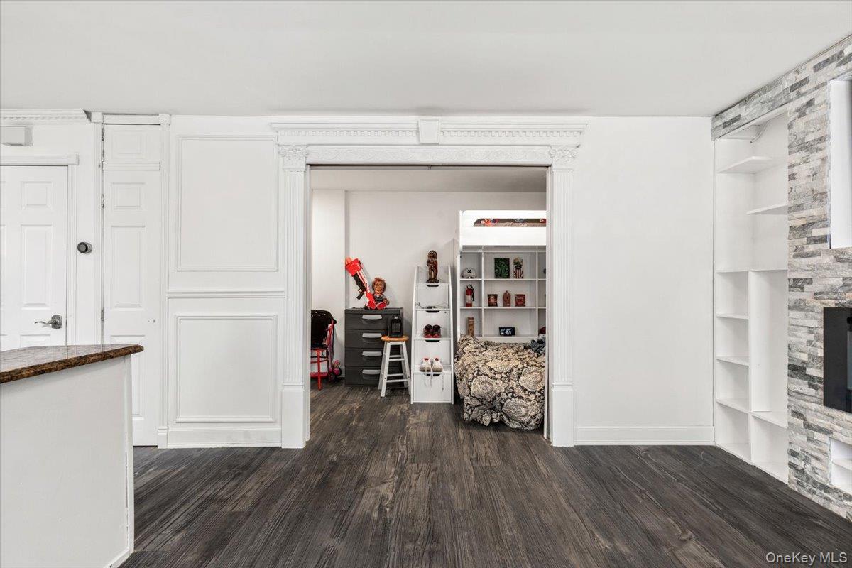 #11 photo, 233 Sunset Boulevard, Бронкс ‖ Bronx , NY 10473