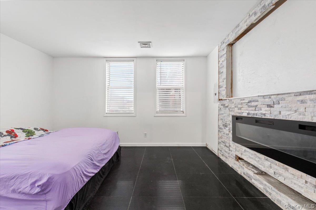 #17 photo, 233 Sunset Boulevard, Бронкс ‖ Bronx , NY 10473