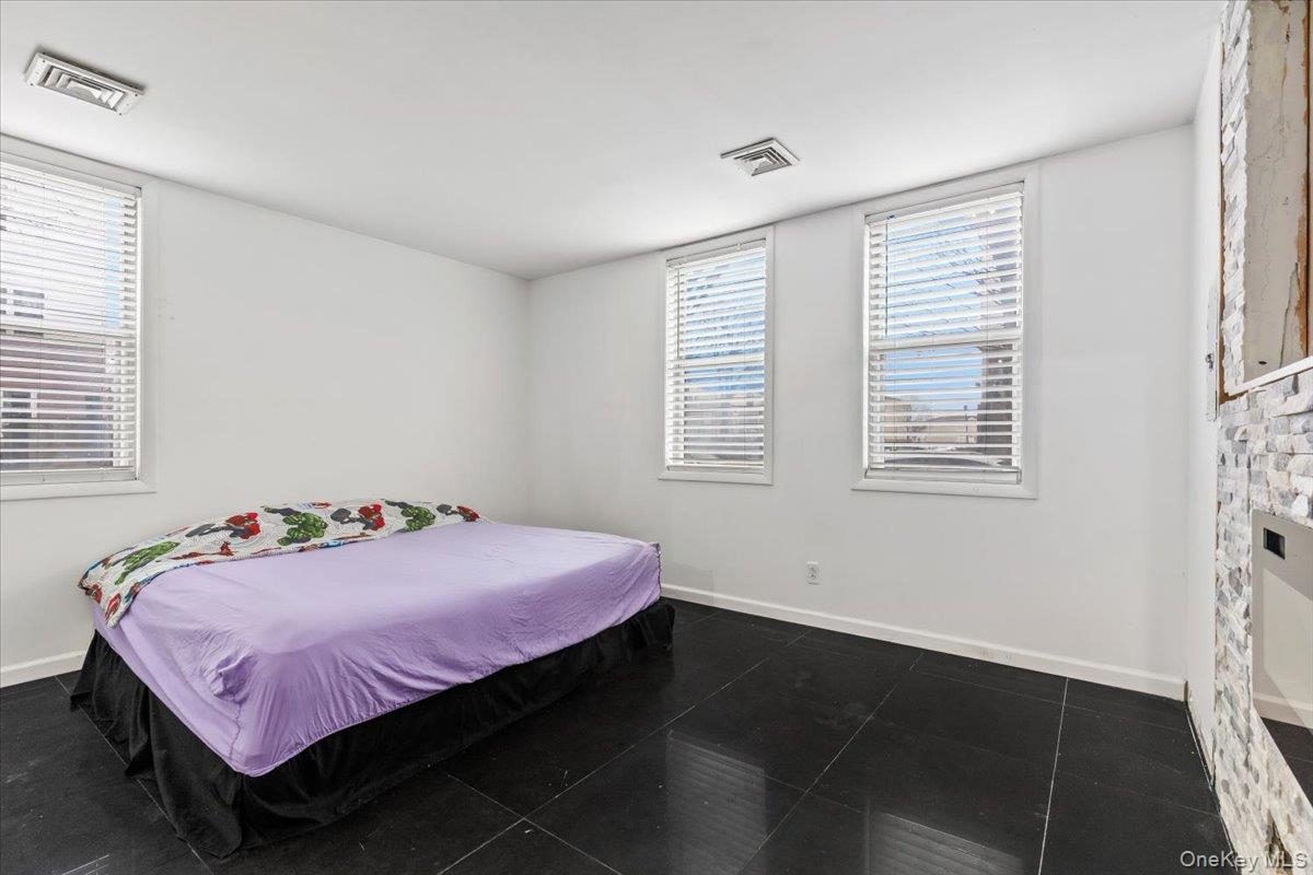 #18 photo, 233 Sunset Boulevard, Бронкс ‖ Bronx , NY 10473