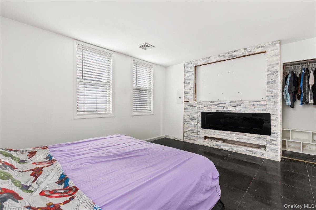 #19 photo, 233 Sunset Boulevard, Бронкс ‖ Bronx , NY 10473