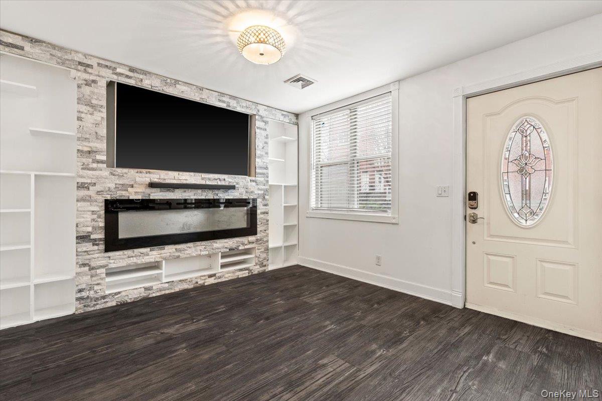 #4 photo, 233 Sunset Boulevard, Бронкс ‖ Bronx , NY 10473