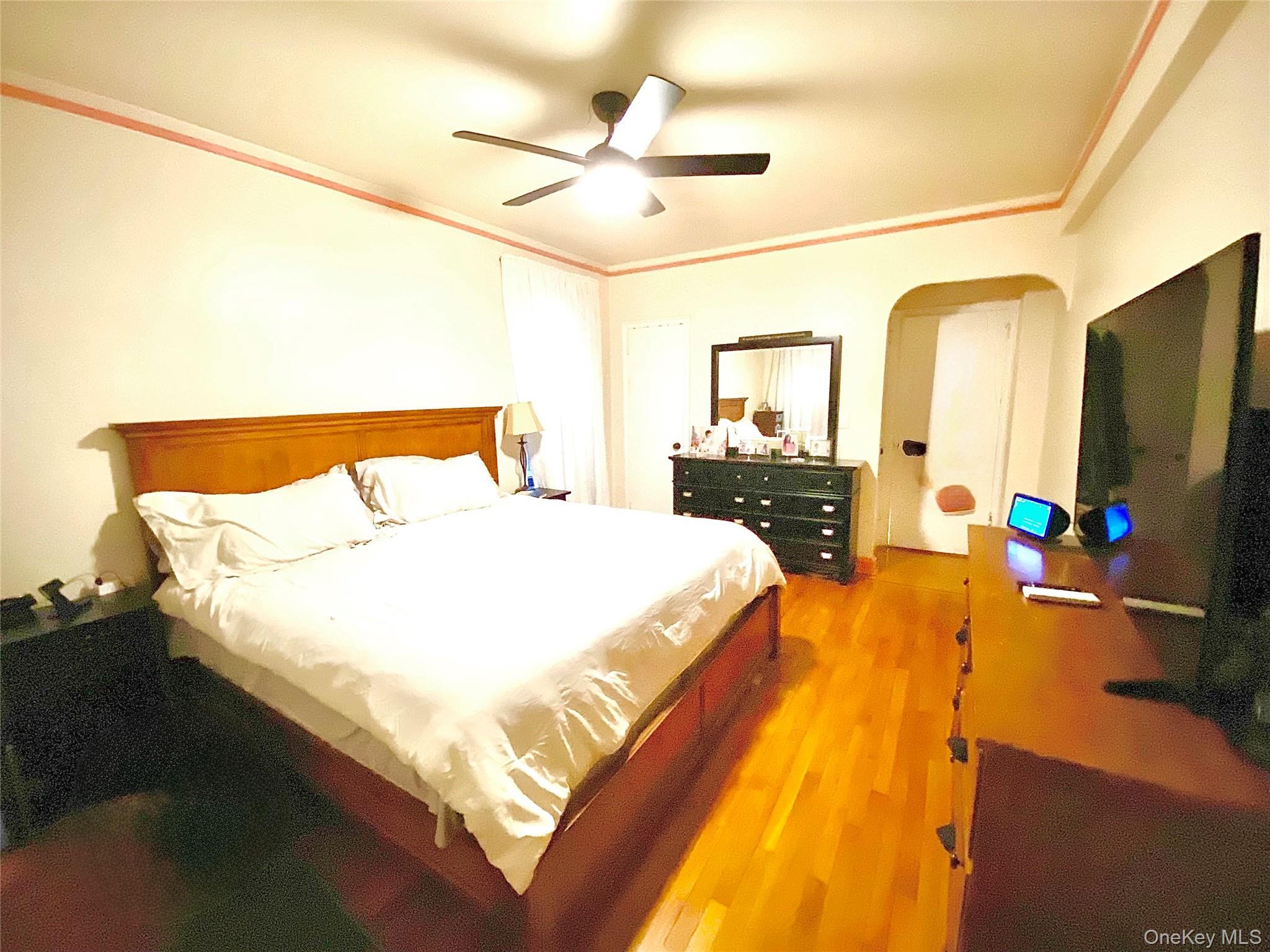 #13 photo, 190 E Mosholu Parkway, Бронкс ‖ Bronx , NY 10458