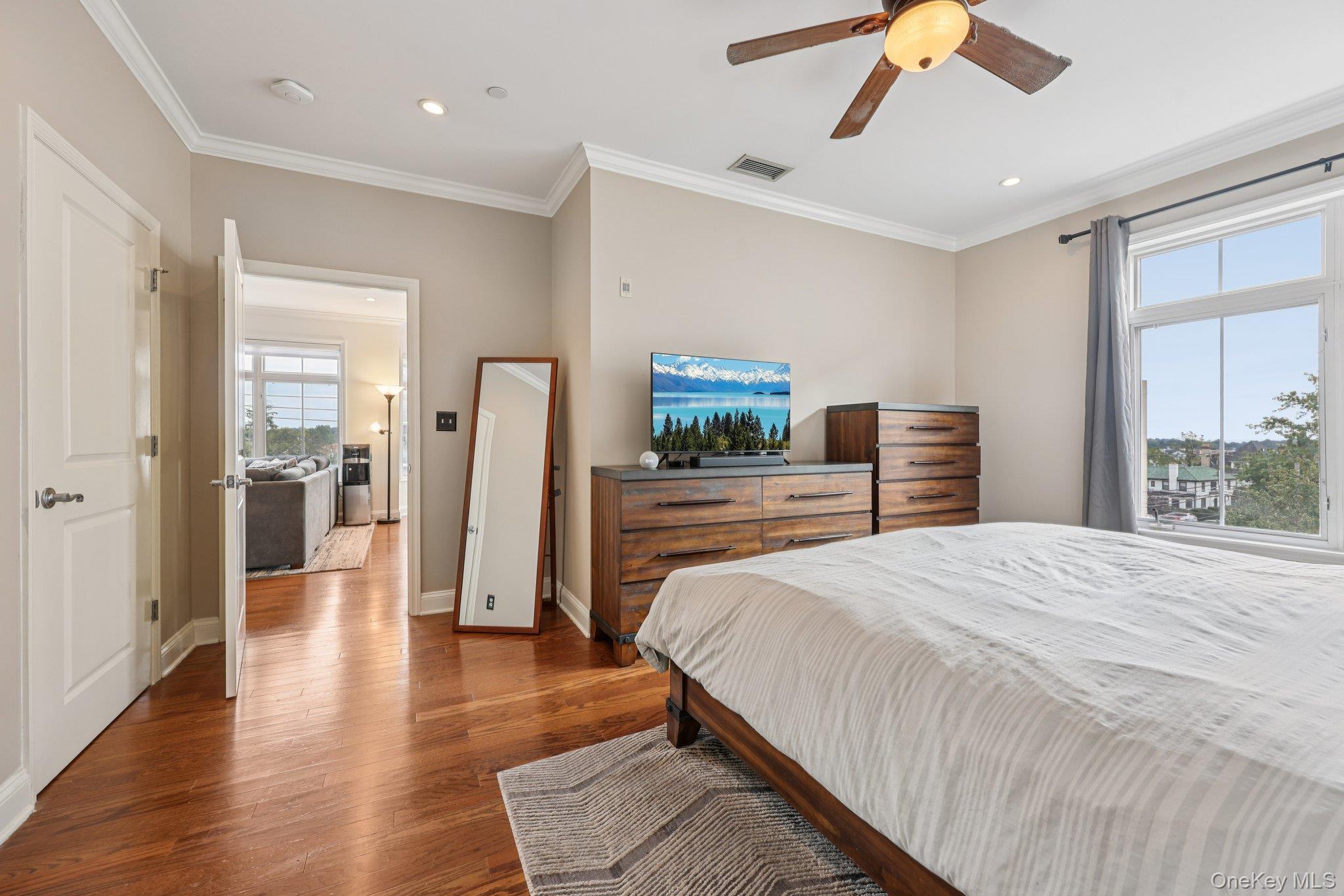 #11 photo, 410 Westchester Avenue, Port Chester , NY 10573