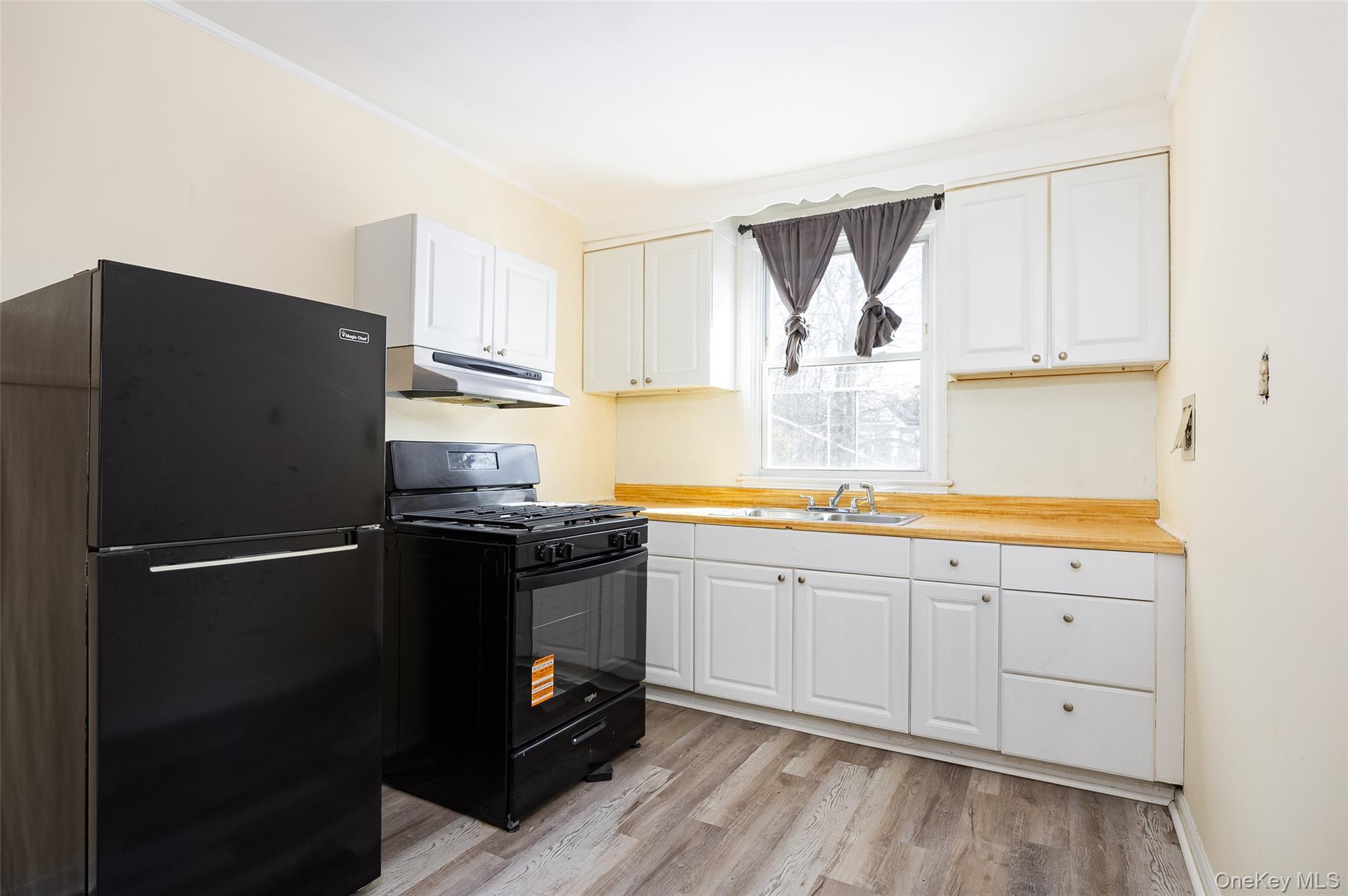 #11 photo, 28 Vernon Terrace, Poughkeepsie , NY 12601