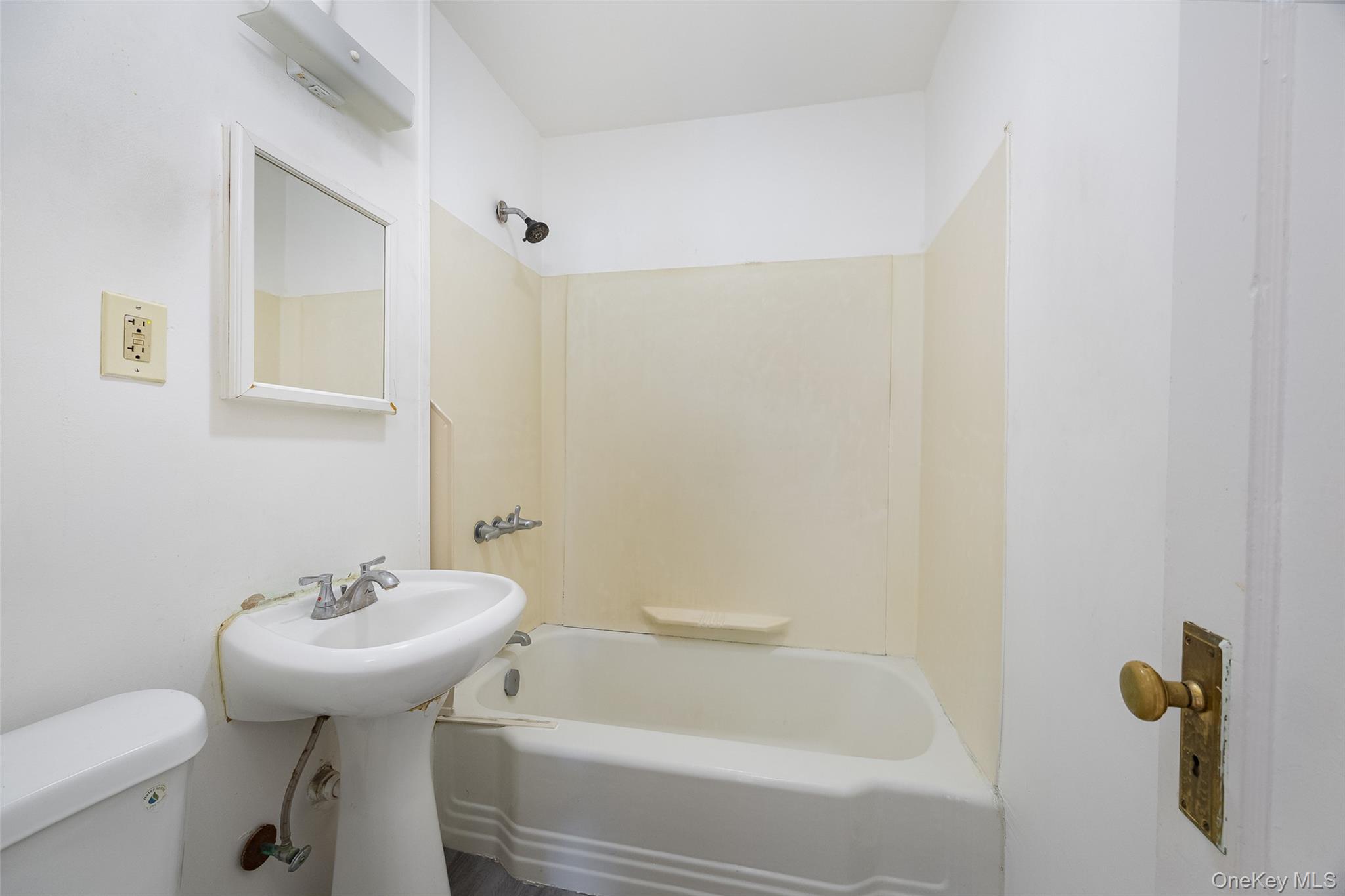 #15 photo, 28 Vernon Terrace, Poughkeepsie , NY 12601