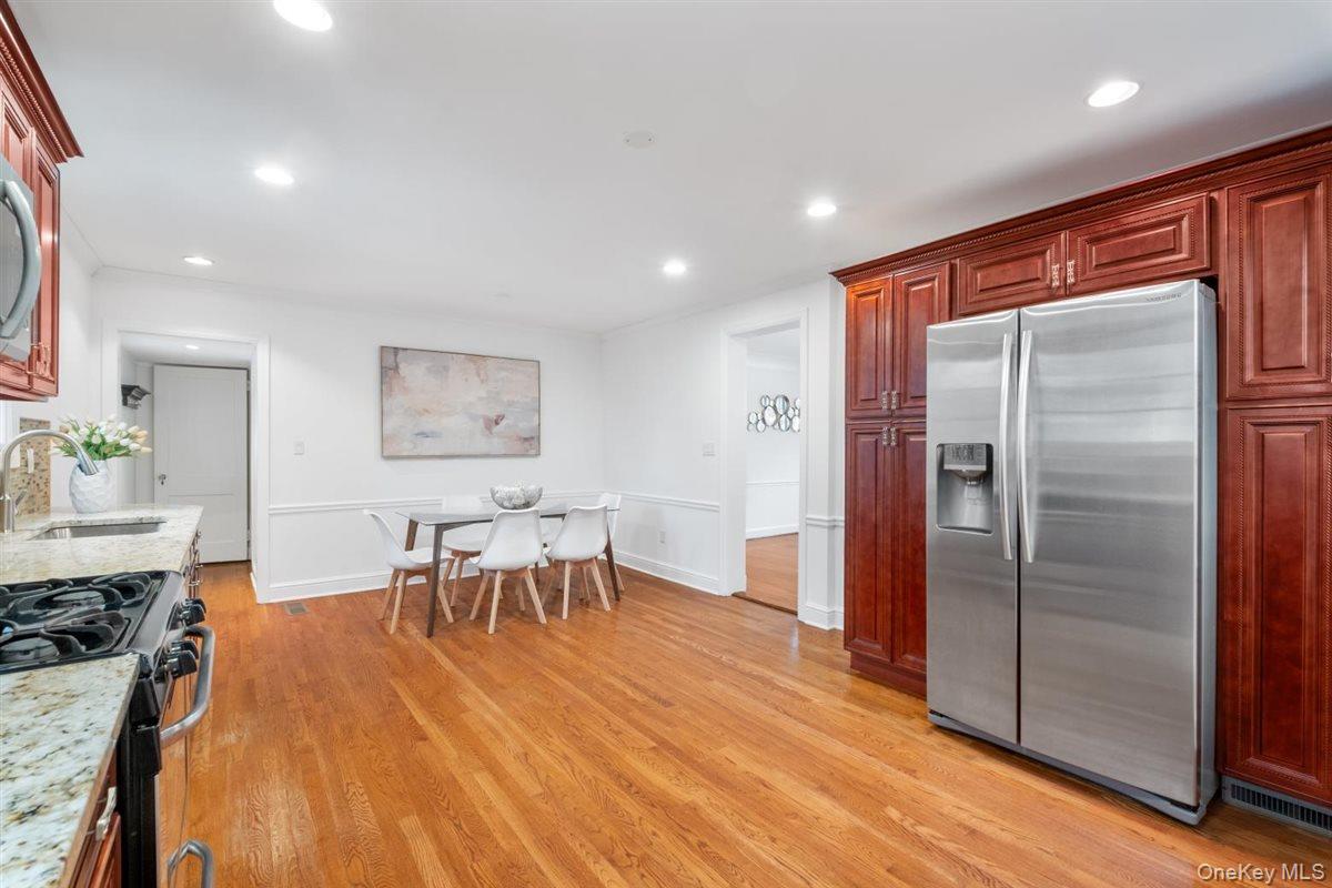 #11 photo, 75 Fenimore Road, New Rochelle , NY 10804