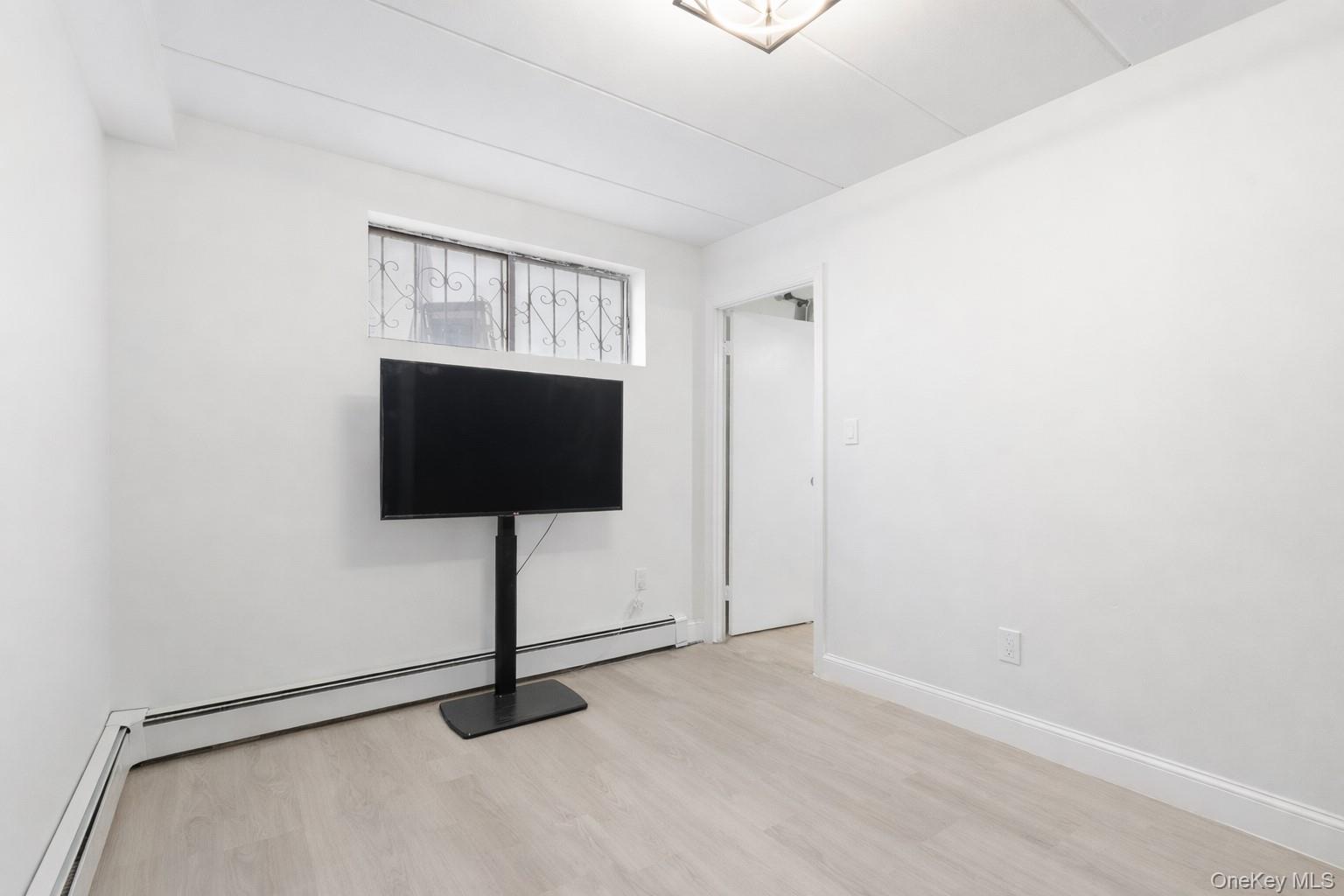 #17 photo, 863 Home Street, Bronx , NY 10459