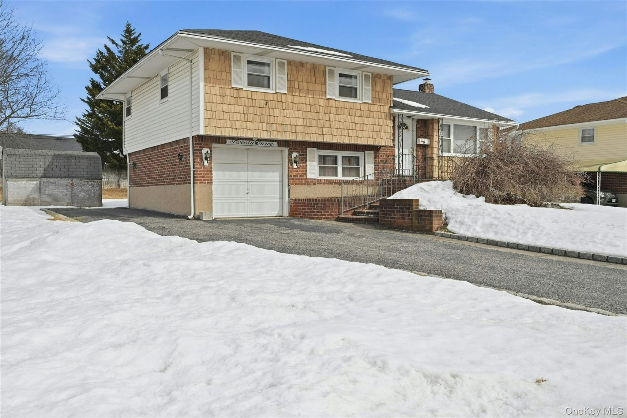 #1 photo, 23 Shirley Court, سوفولك Commack , NY 11725