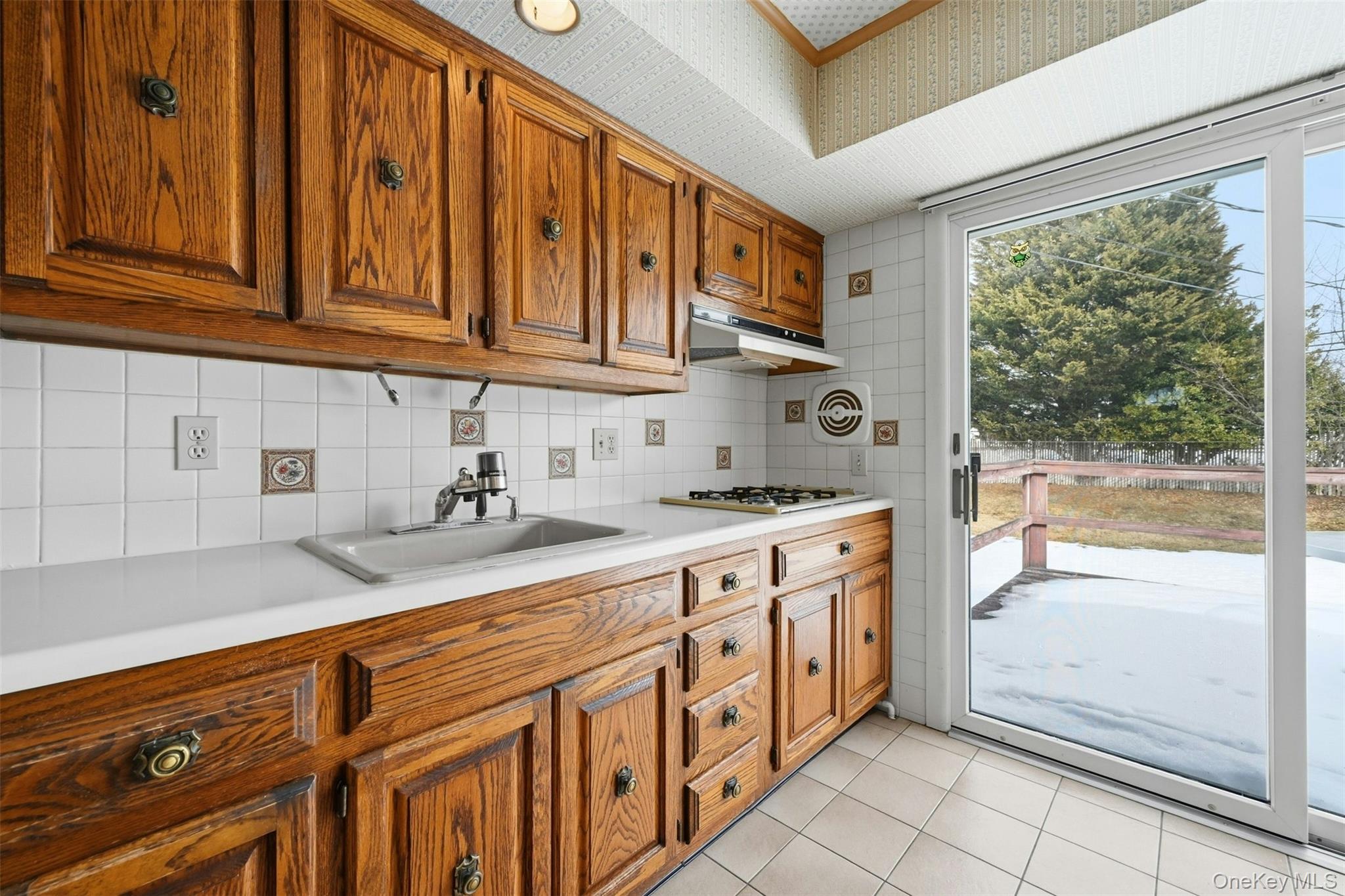 #10 photo, 23 Shirley Court, سوفولك Commack , NY 11725