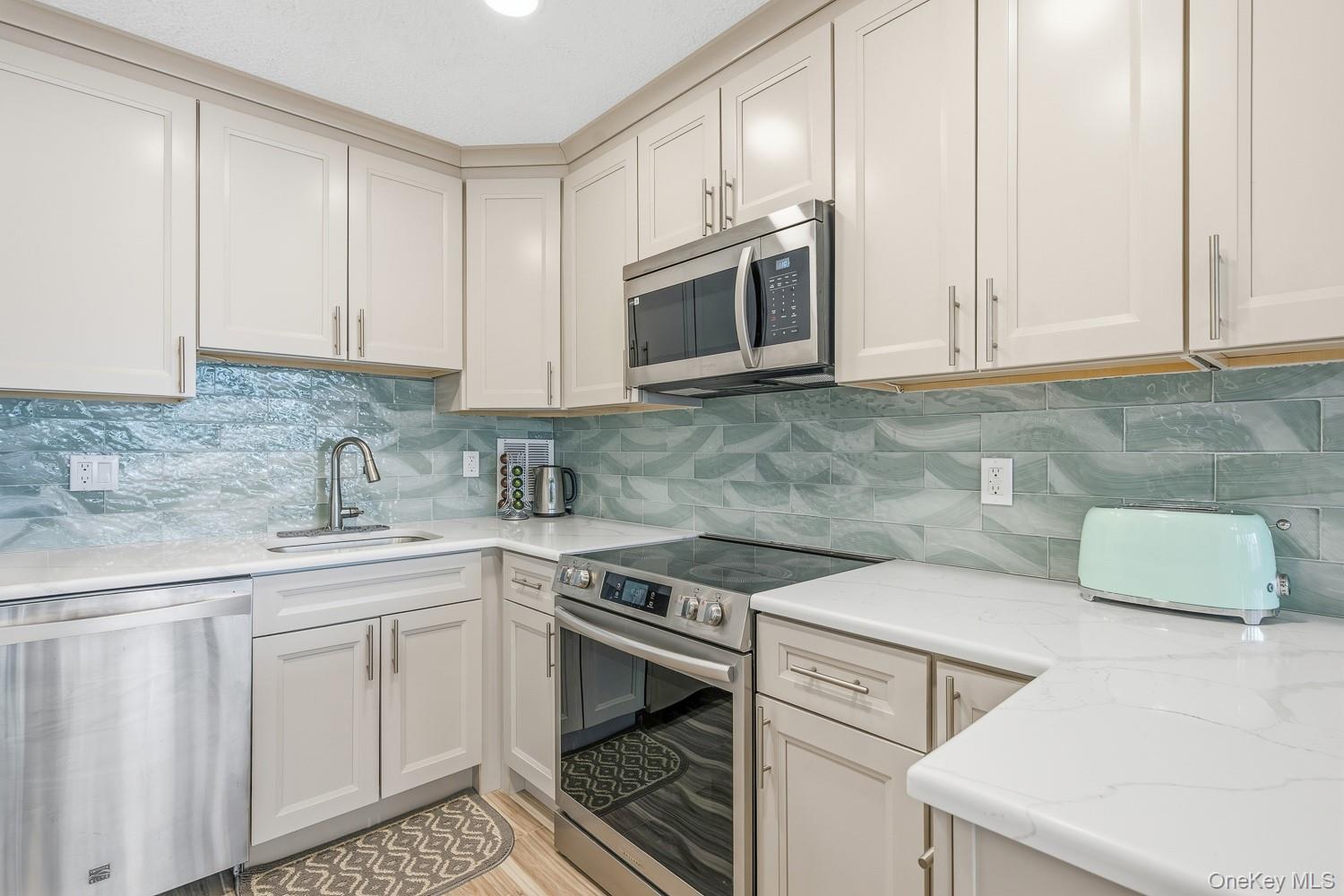 #7 photo, 715 162nd Street, Beechhurst , NY 11357