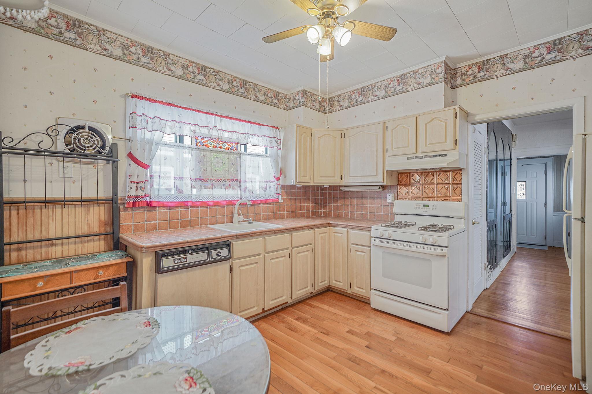 #17 photo, 367 Vincent Avenue, Нассау ‖ Lynbrook , NY 11563