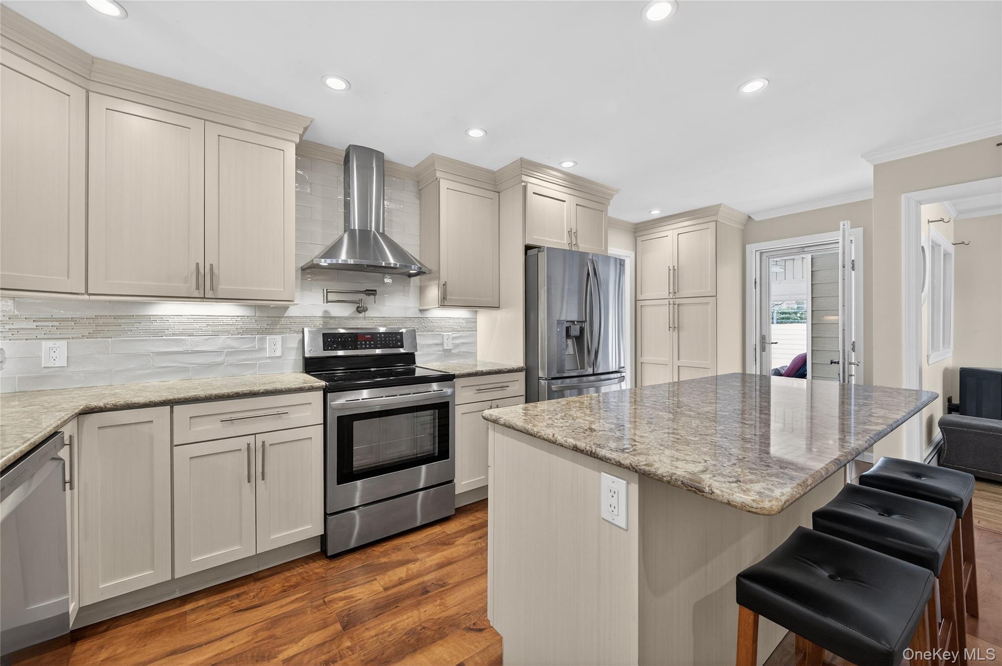 #8 photo, 84 Ohio Avenue, מחוז נסאו Massapequa , NY 11758