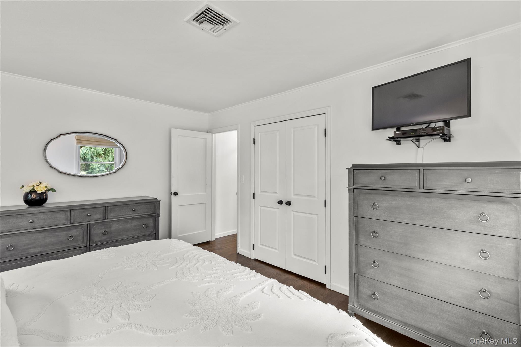 #18 photo, 22 Woodfield Road, Саффолк ‖ Stony Brook , NY 11790