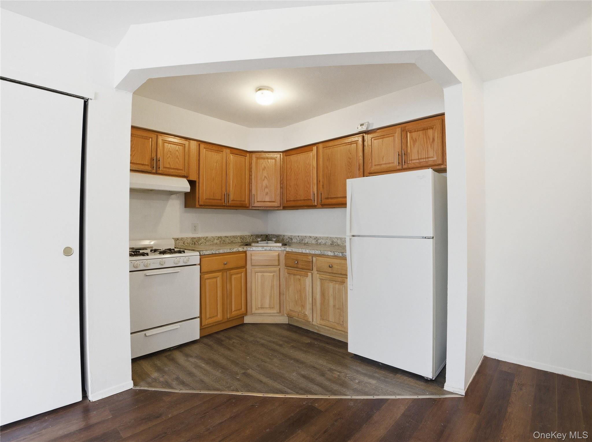 #18 photo, 15 Davidson Court, Staten Island , NY 10303