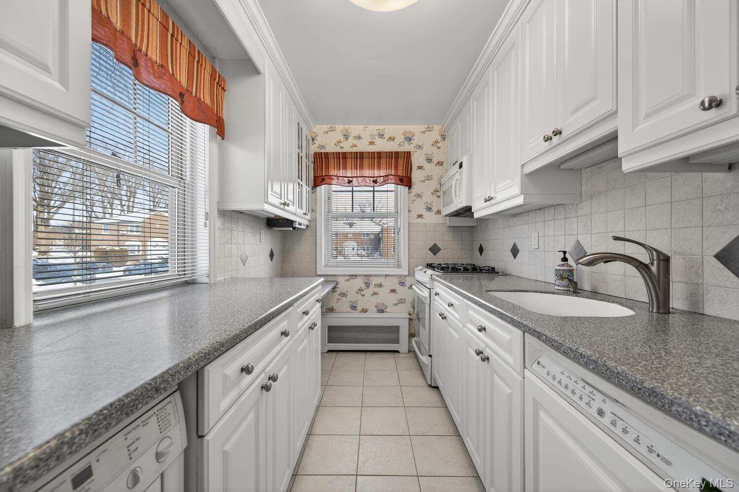 #12 photo, 6316 252nd Street, কুইন্‌স Little Neck , NY 11362