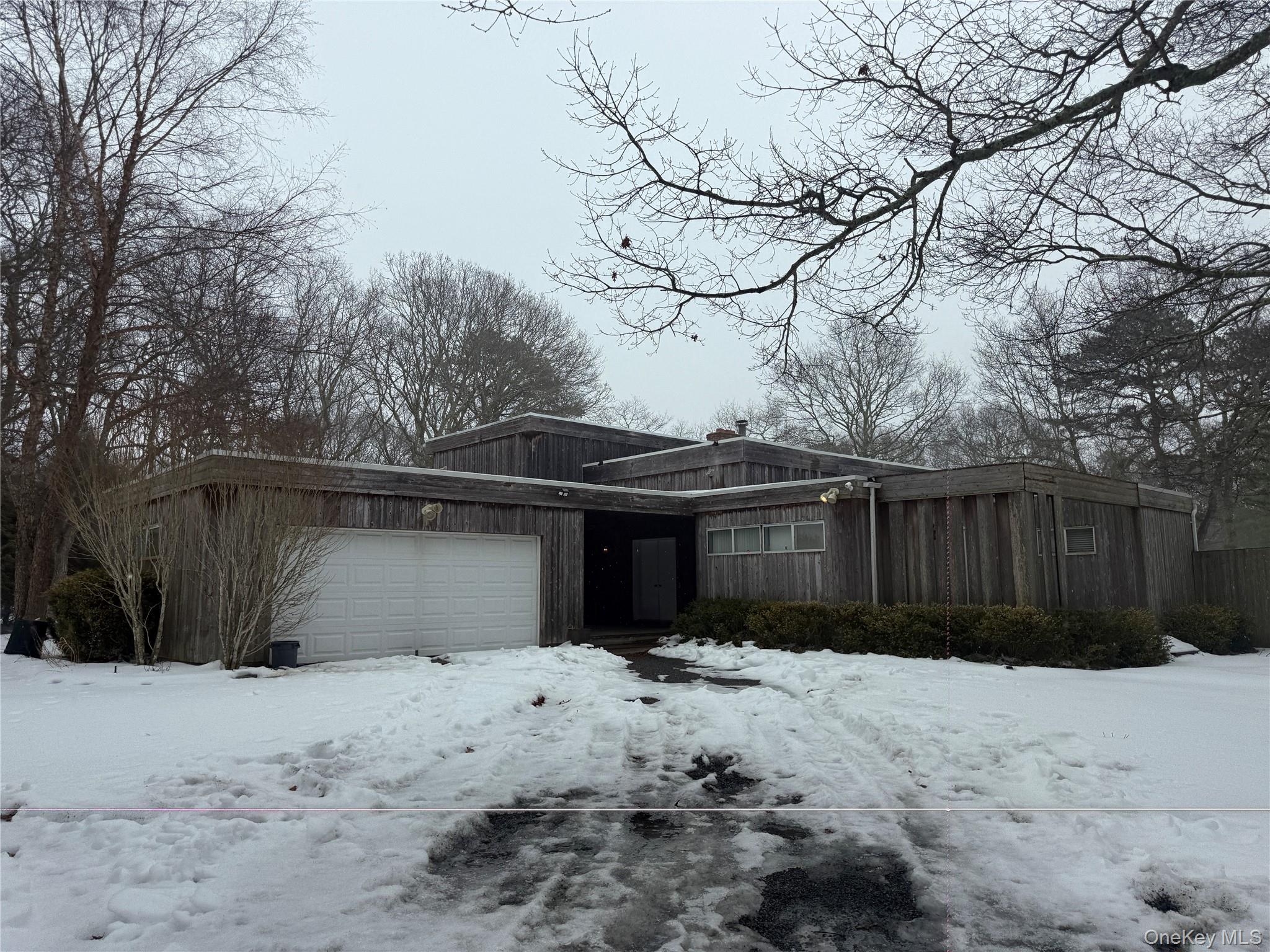 #1 photo, 19 Fox Hollow Drive, מחוז סאפוק East Quogue , NY 11942