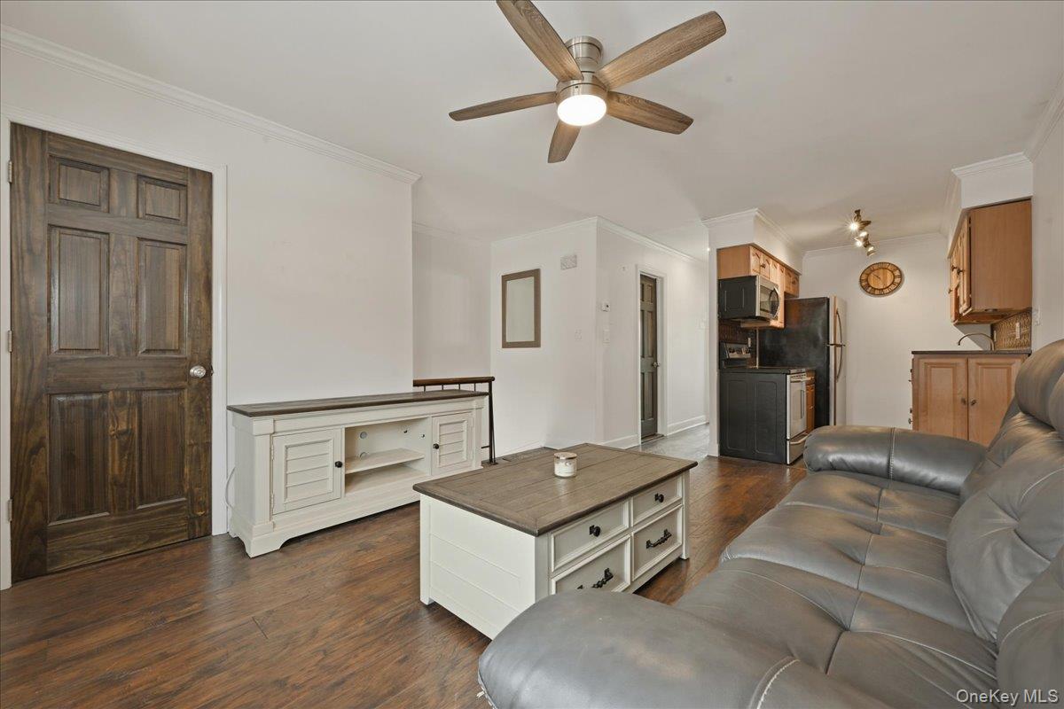 #11 photo, 204 Millard Avenue, सफ़ोक काउंटी West Babylon , NY 11704