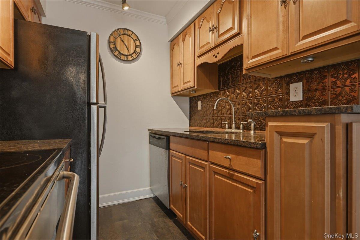 #12 photo, 204 Millard Avenue, सफ़ोक काउंटी West Babylon , NY 11704