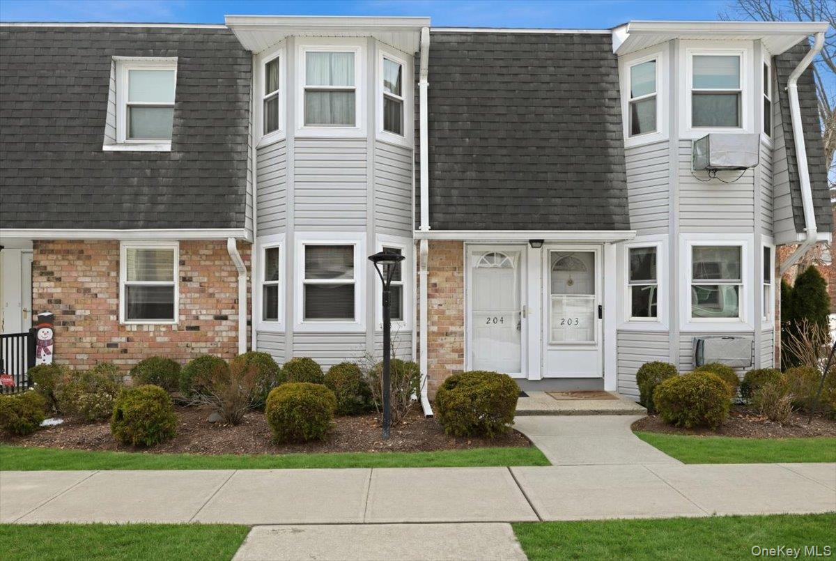 #4 photo, 204 Millard Avenue, सफ़ोक काउंटी West Babylon , NY 11704